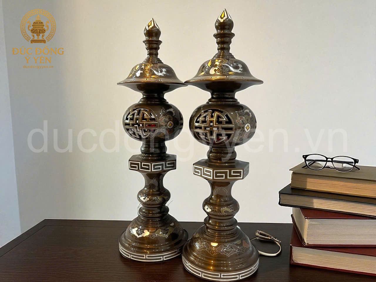 Đèn thờ khảm ngũ sắc đúc đồng đỏ _thumbnail_2