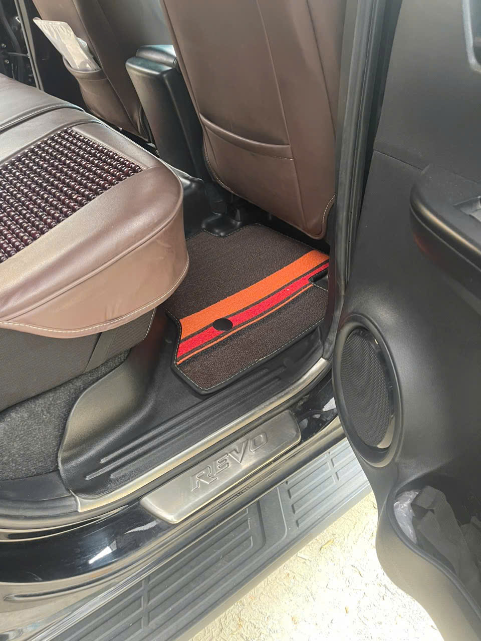 Thảm Lót Sàn Ô Tô TPE Nhựa Đúc Toyota Hilux_thumbnail_4