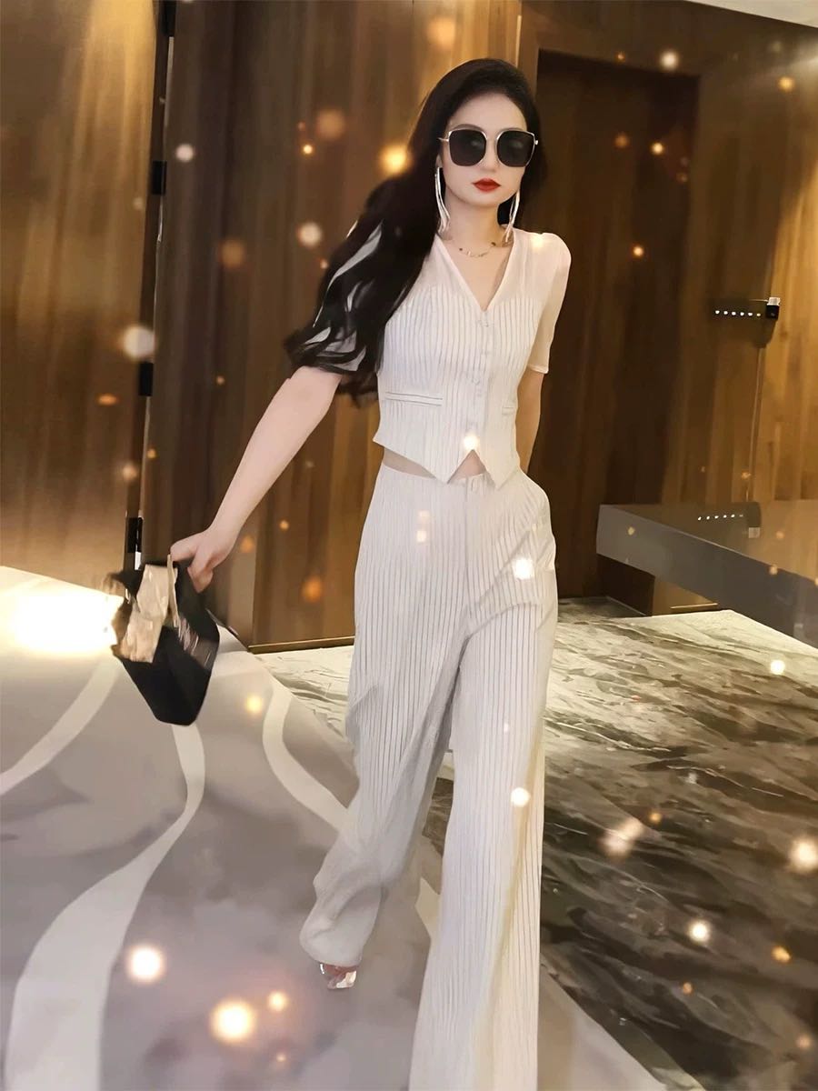 Set bộ đồ áo cổ V phối sọc phong cách_thumbnail_1