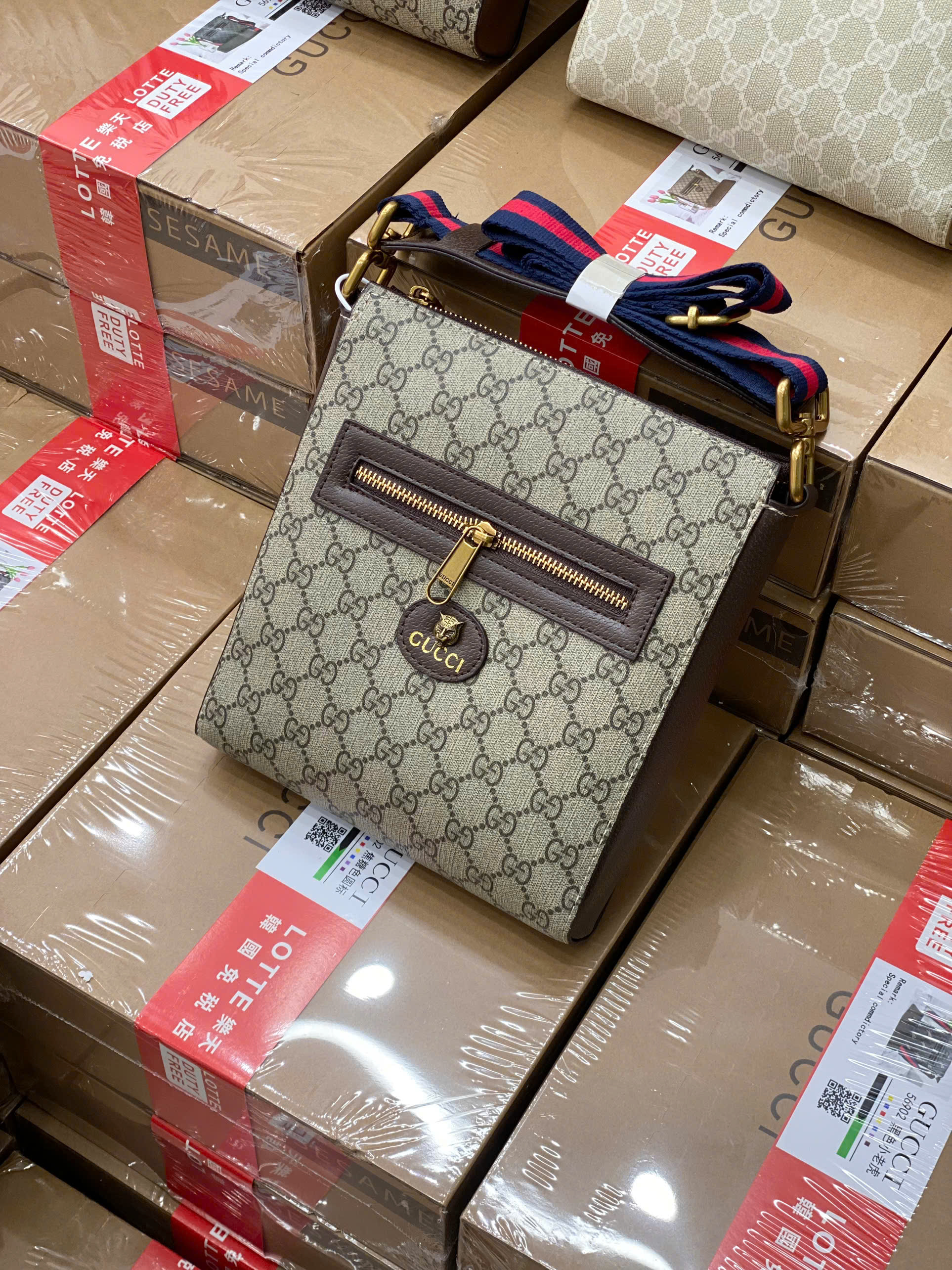 Túi Đeo Chéo Gucci GG Supreme Messenger Bag_thumbnail_25