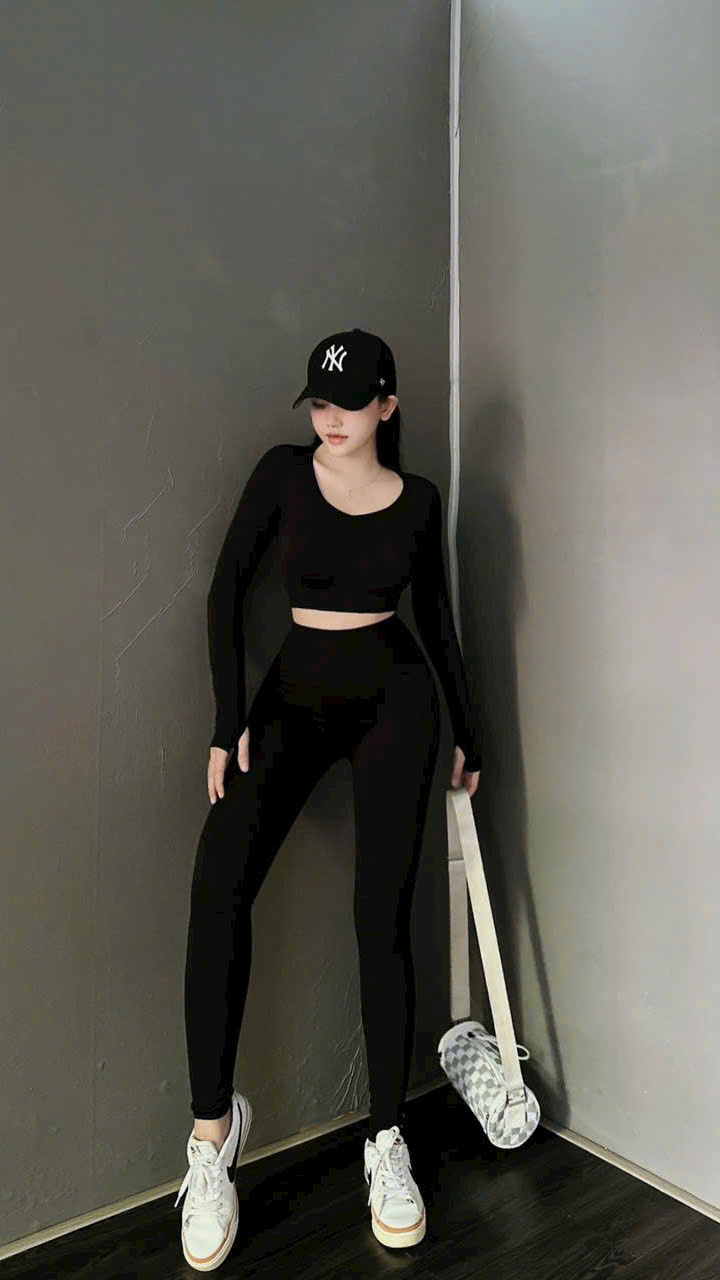 Áo Croptop Thể Thao Nữ Dáng Dài Xỏ Ngón_thumbnail_2