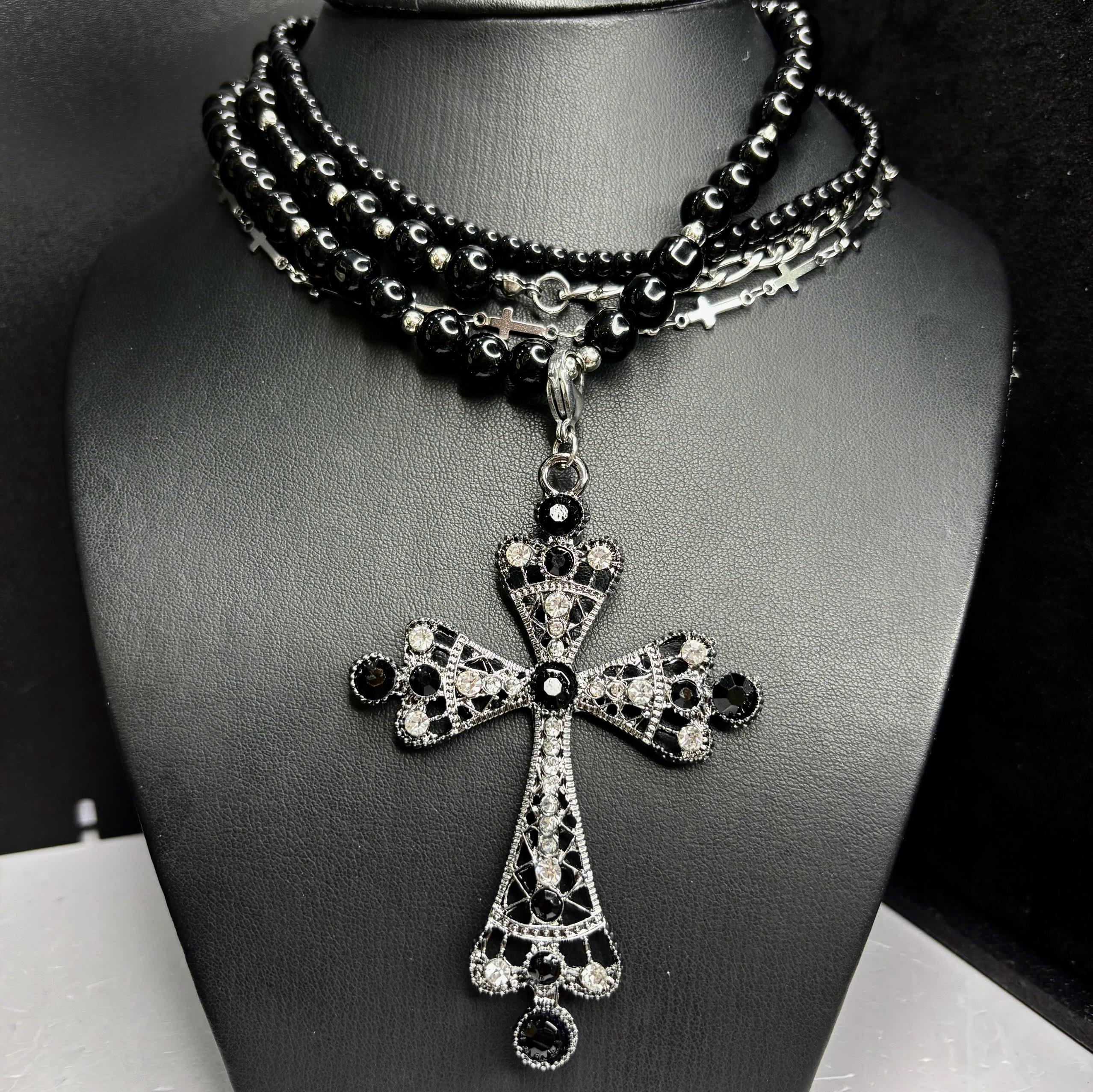 Vòng cổ 2 vòng đen 1 vòng thánh giá rơi