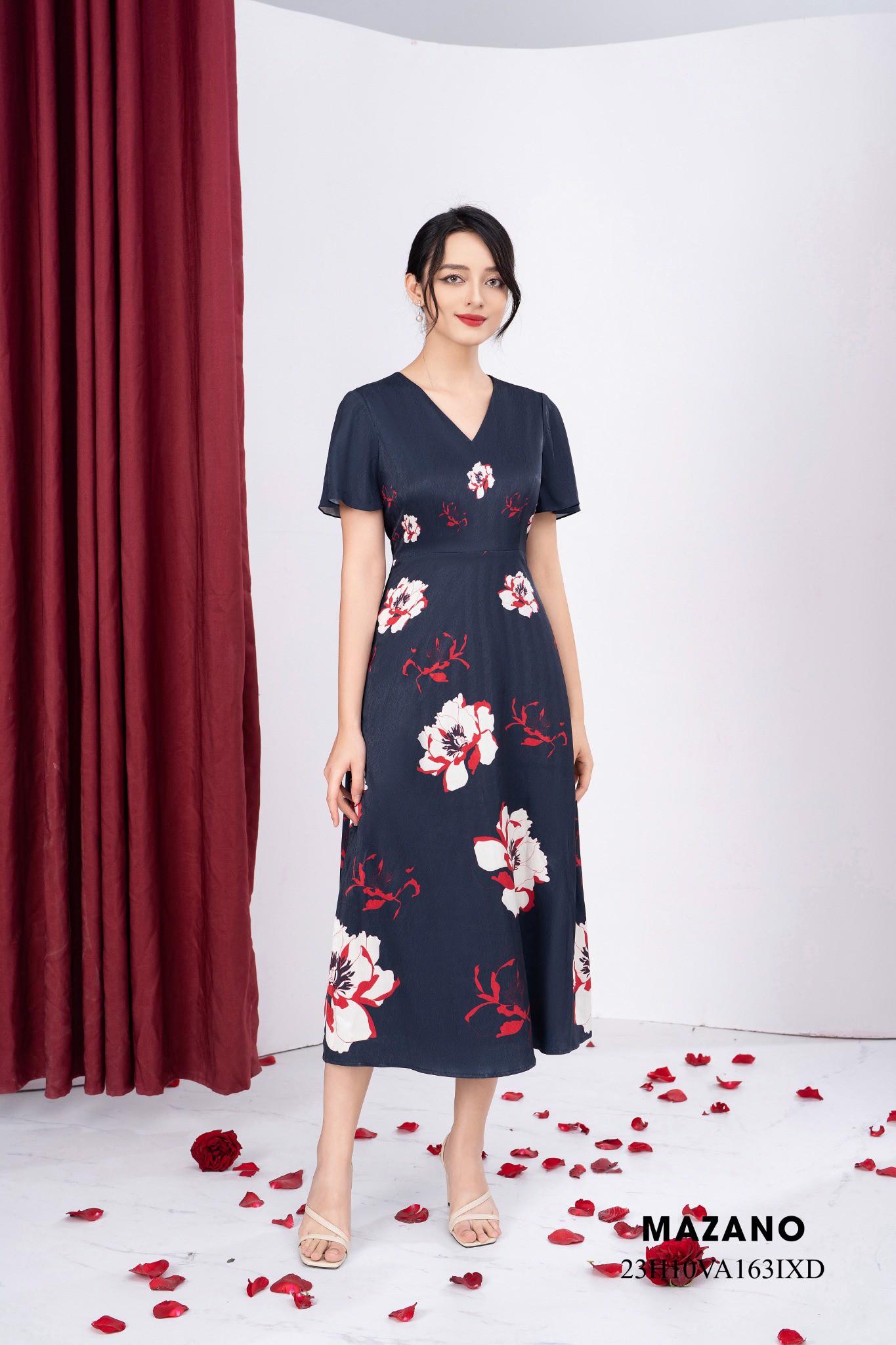 Đầm lụa xanh thẫm dáng xòe in hoa phù dung 23H10VA163IXD