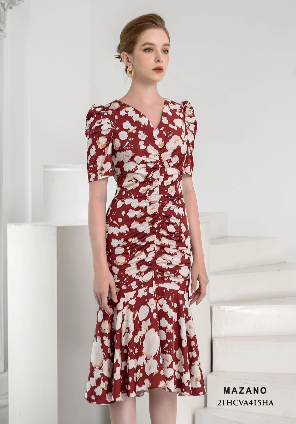 Đầm họa tiết hoa đỏ rút thân chân bèo_thumbnail_2