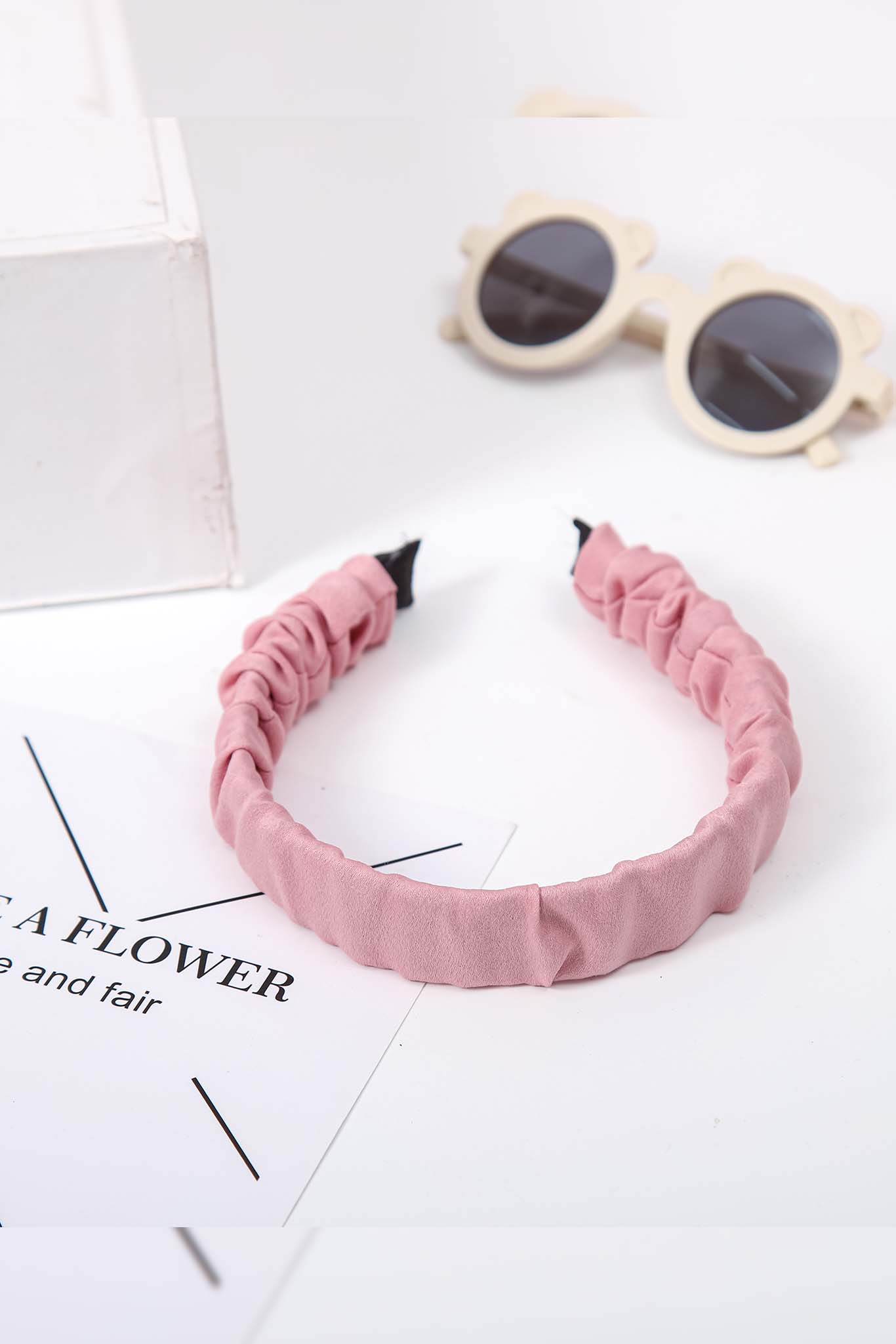 Xược bờm nhún bé gái chân bọc đen_thumbnail_3