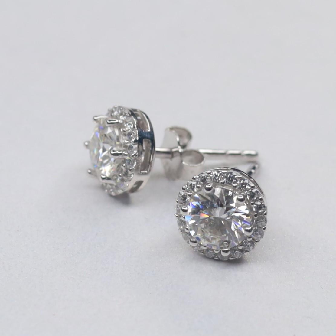 Khuyên tai bạc kim cương mois viền đá tấm_thumbnail_2