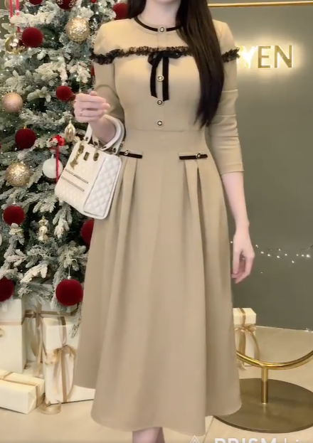 Đầm Xoè Phối Cúc Viền Đen