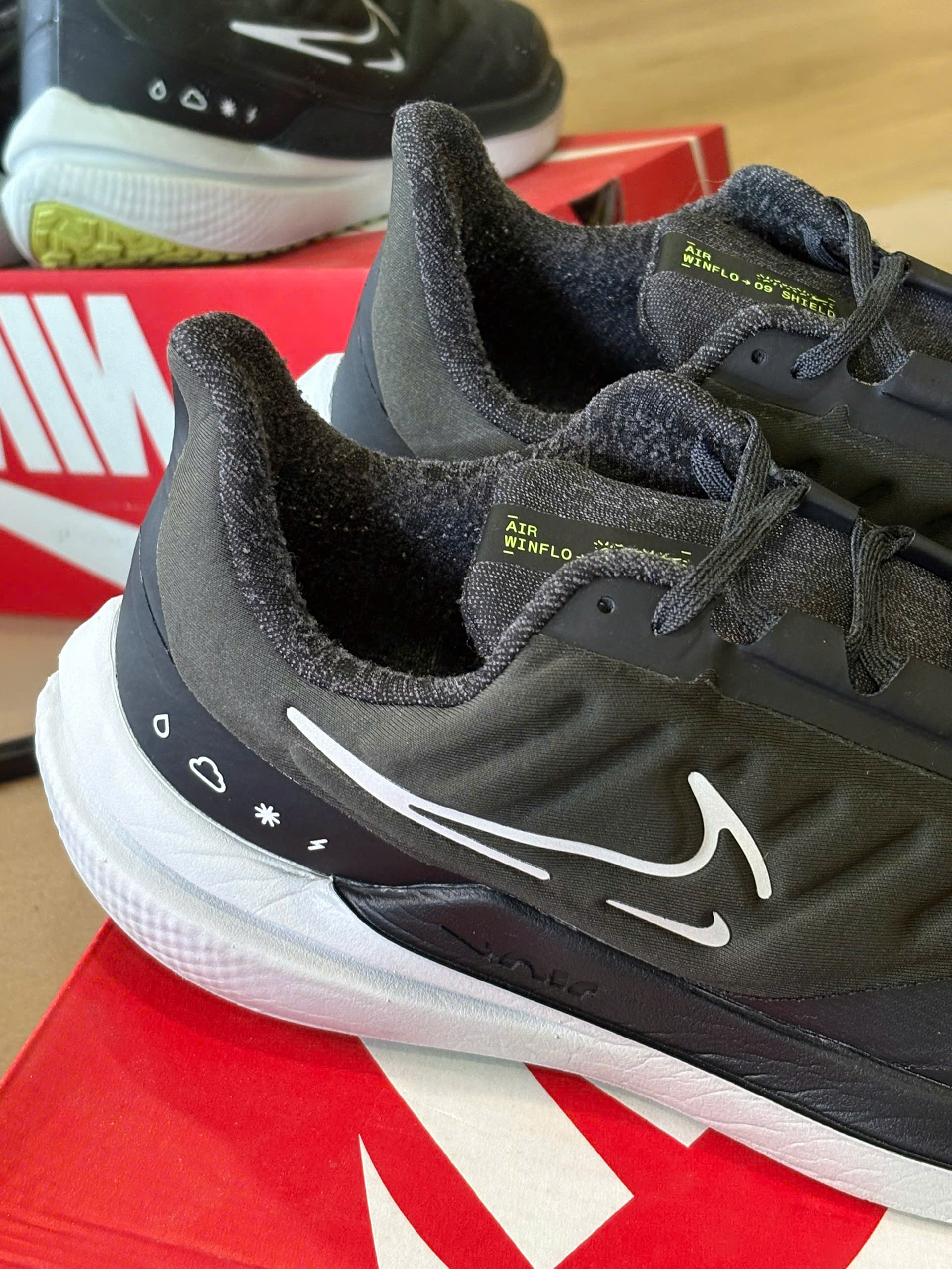 Nike Air Zoom Winflo 9 Shield Black DM1106-001_thumbnail_3