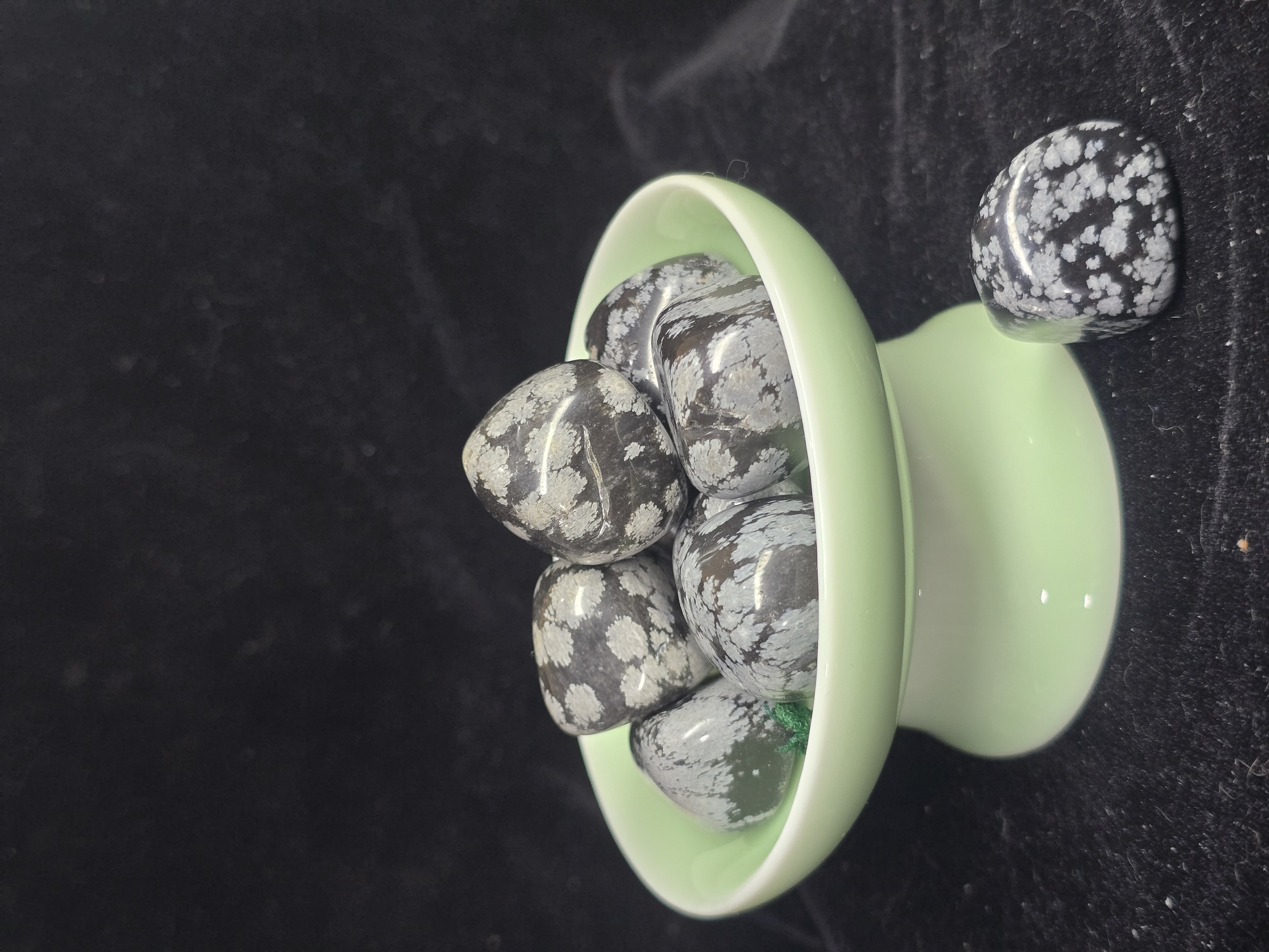 Đá cuội đã mài bóng / Tumbled Snowflake Obsidian Hoa Tuyết size 2 - 3 cm/viên
