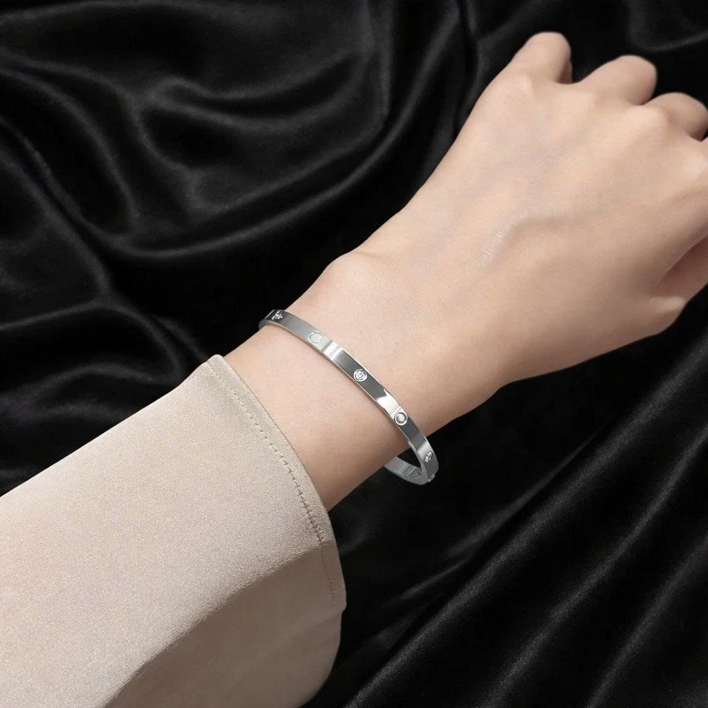Vòng tay titan cuff đính kim cương 5mm_thumbnail_1