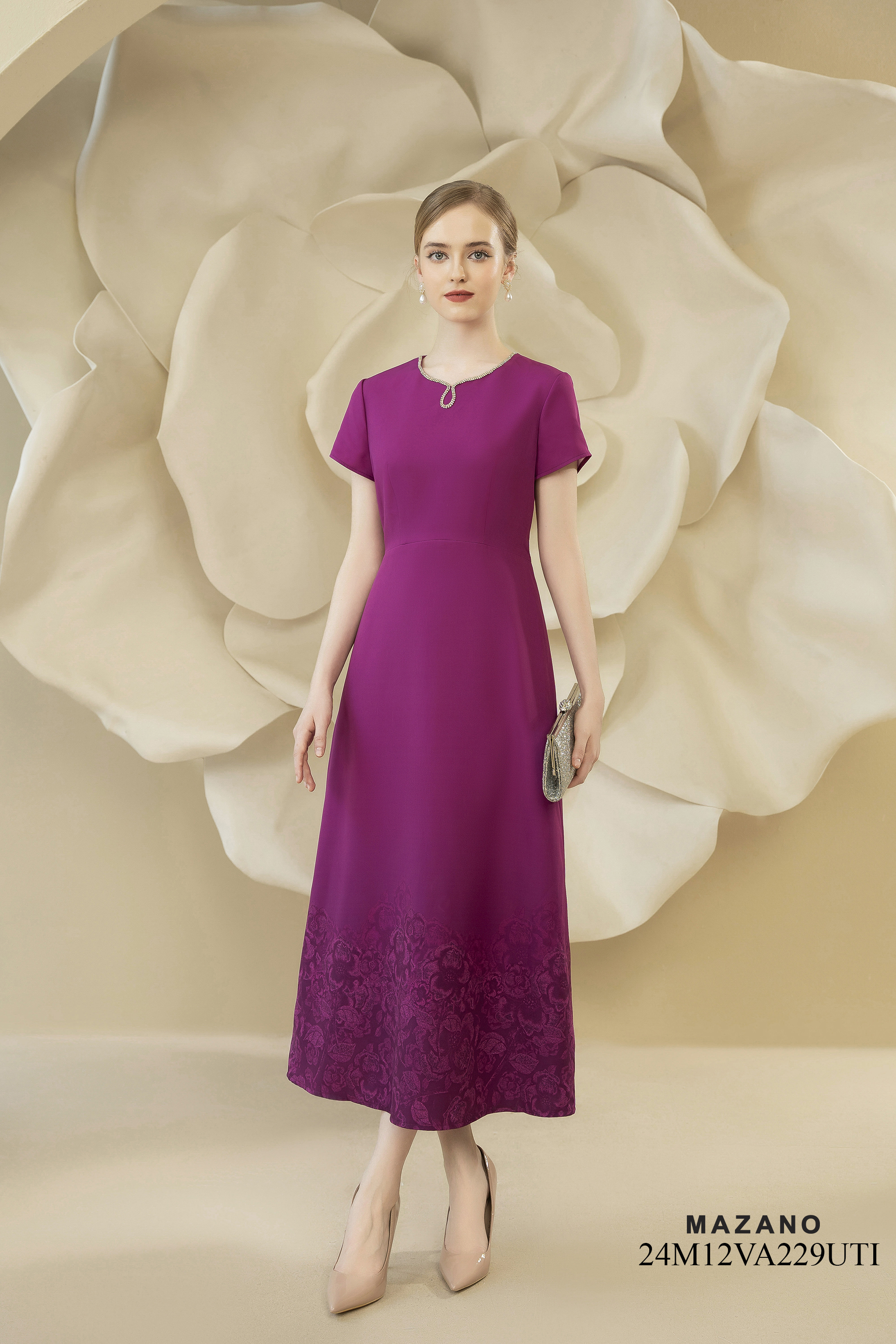 Váy Đầm Ôm Vải thô chun Hoạ tiết hoa cách điệu Cổ tròn Đính đá Dài đến mắt cá chân_thumbnail_2