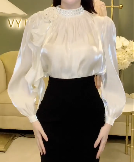 Áo Nhũ Đính Đá Hoa Ngực_thumbnail_0