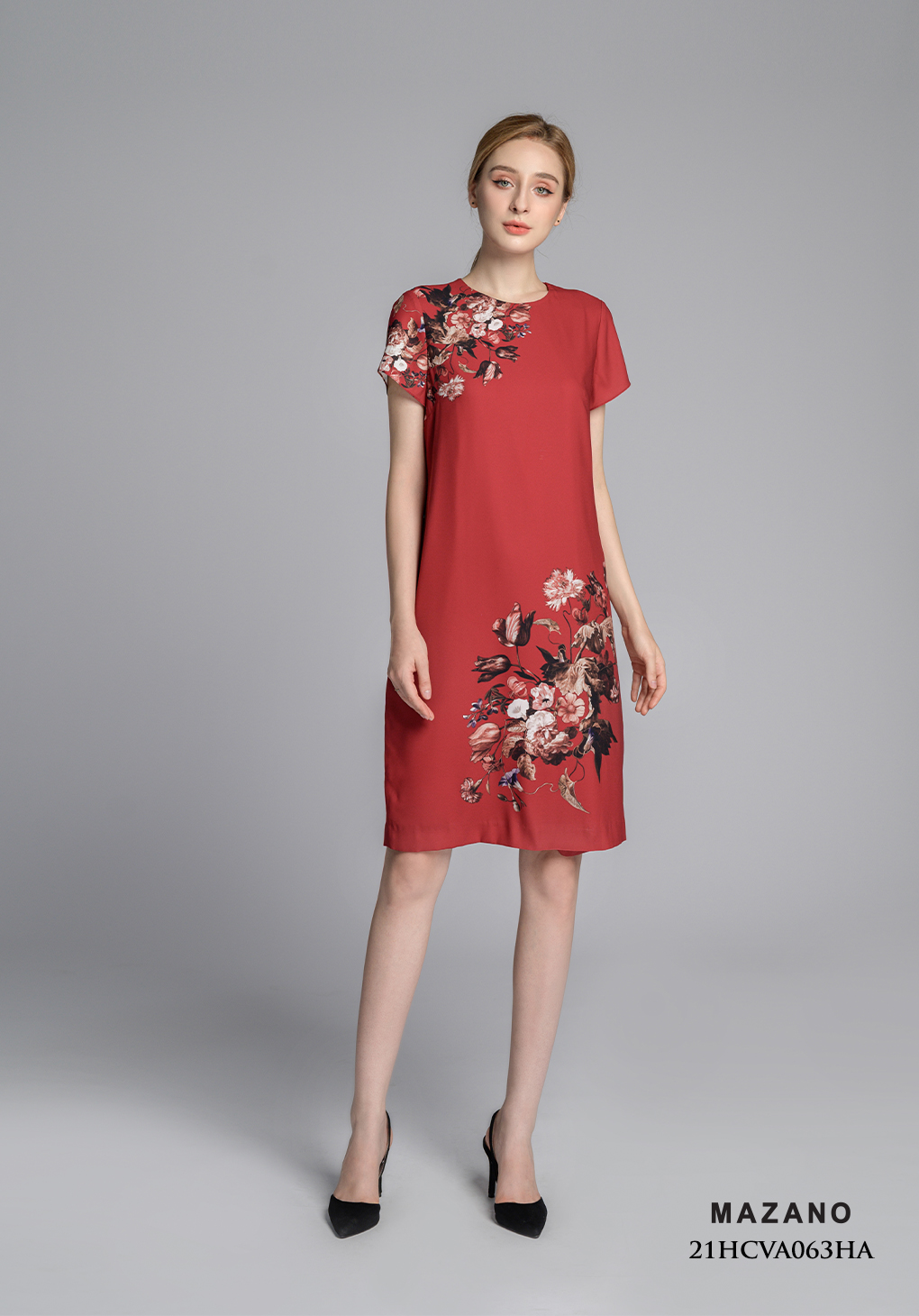 Váy suông đỏ họa tiết hoa