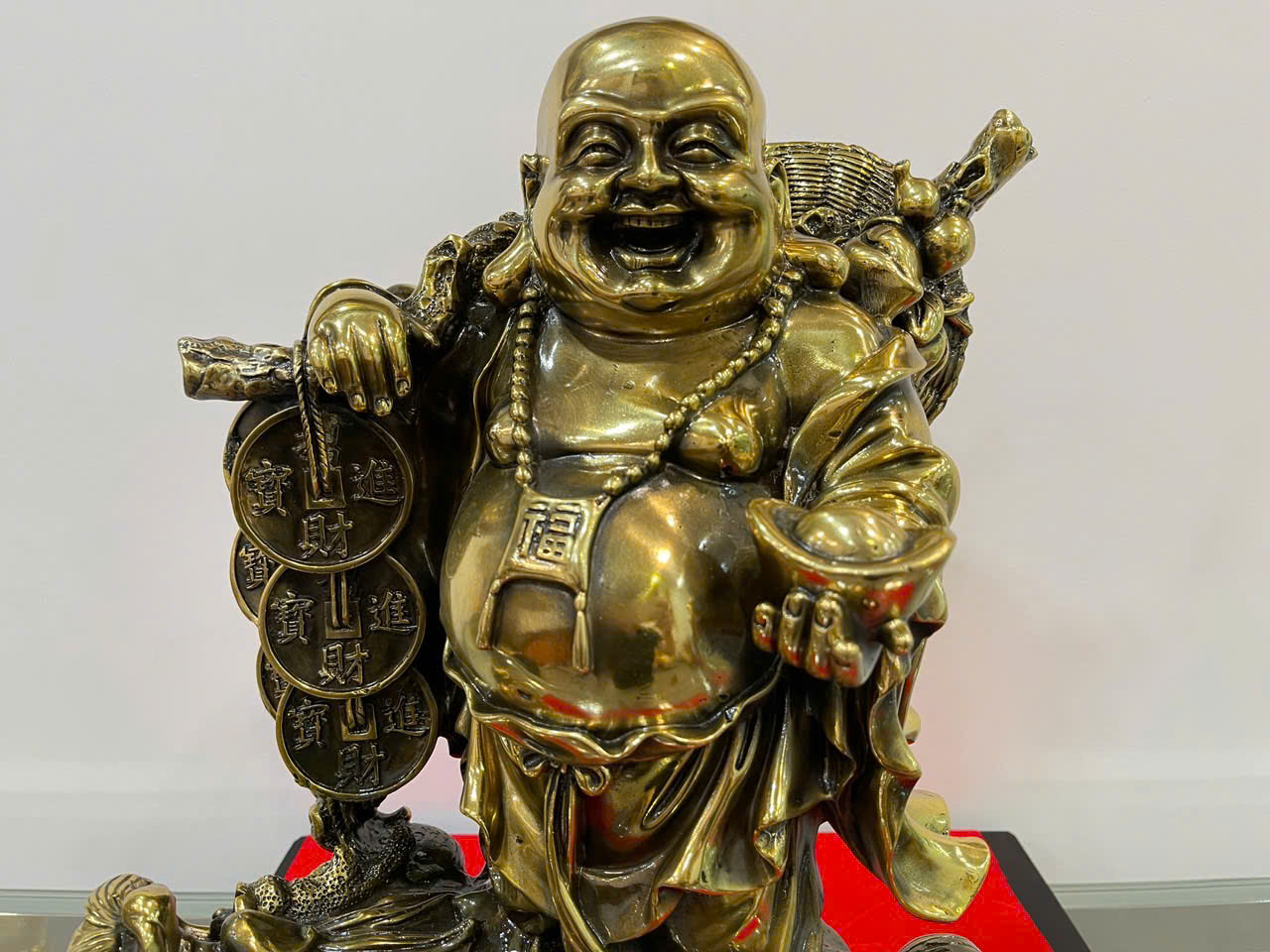 Tượng phật di lặc gánh tiền cao 44 cm đúc đồng vàng_thumbnail_3