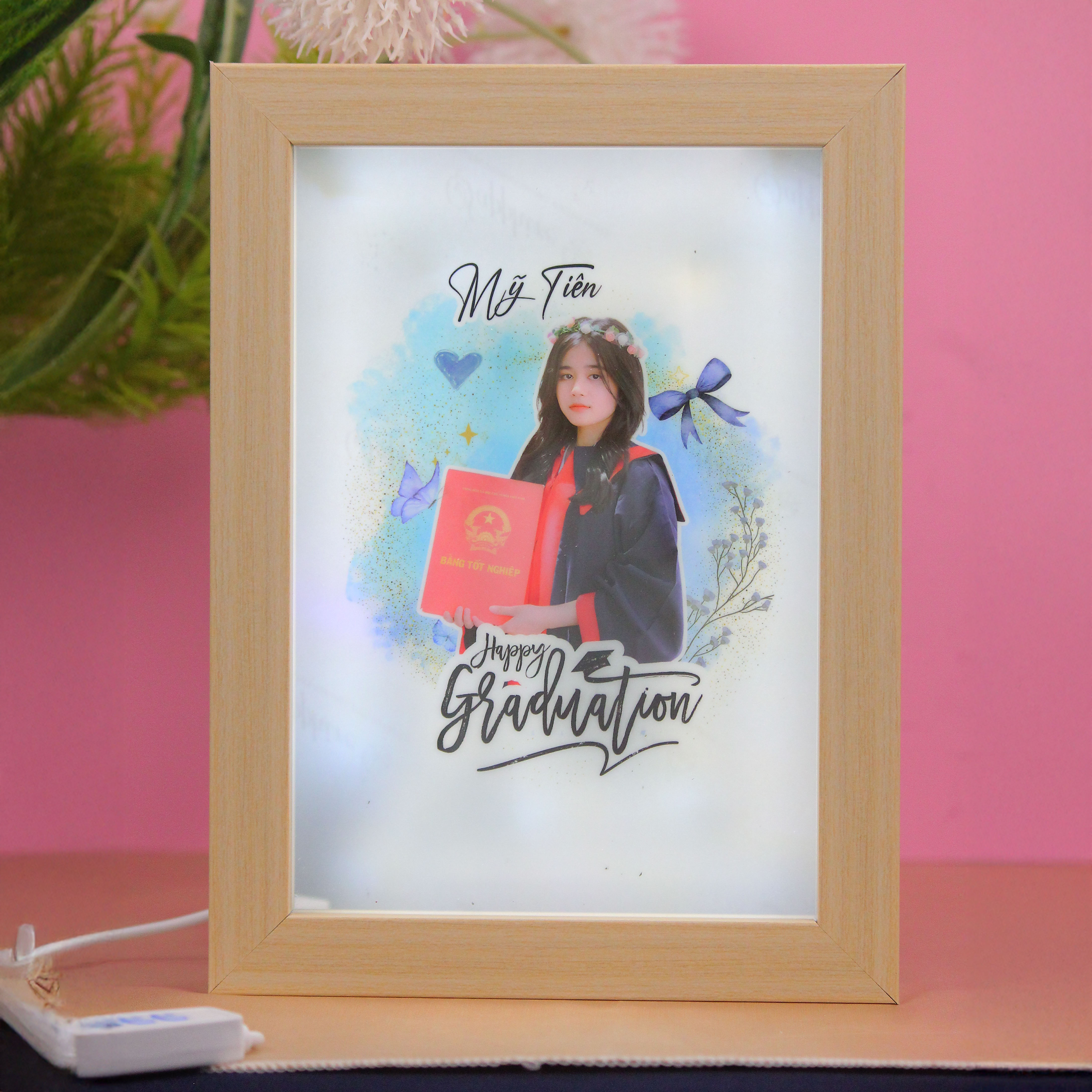 Tranh Gương Đèn Led In Ảnh Cá Nhân Hóa – Quà Tặng Tốt Nghiệp Ý Nghĩa Dành Cho Bạn Bè, Người Thân Kỷ Niệm Ngày Ra Trường_thumbnail_9