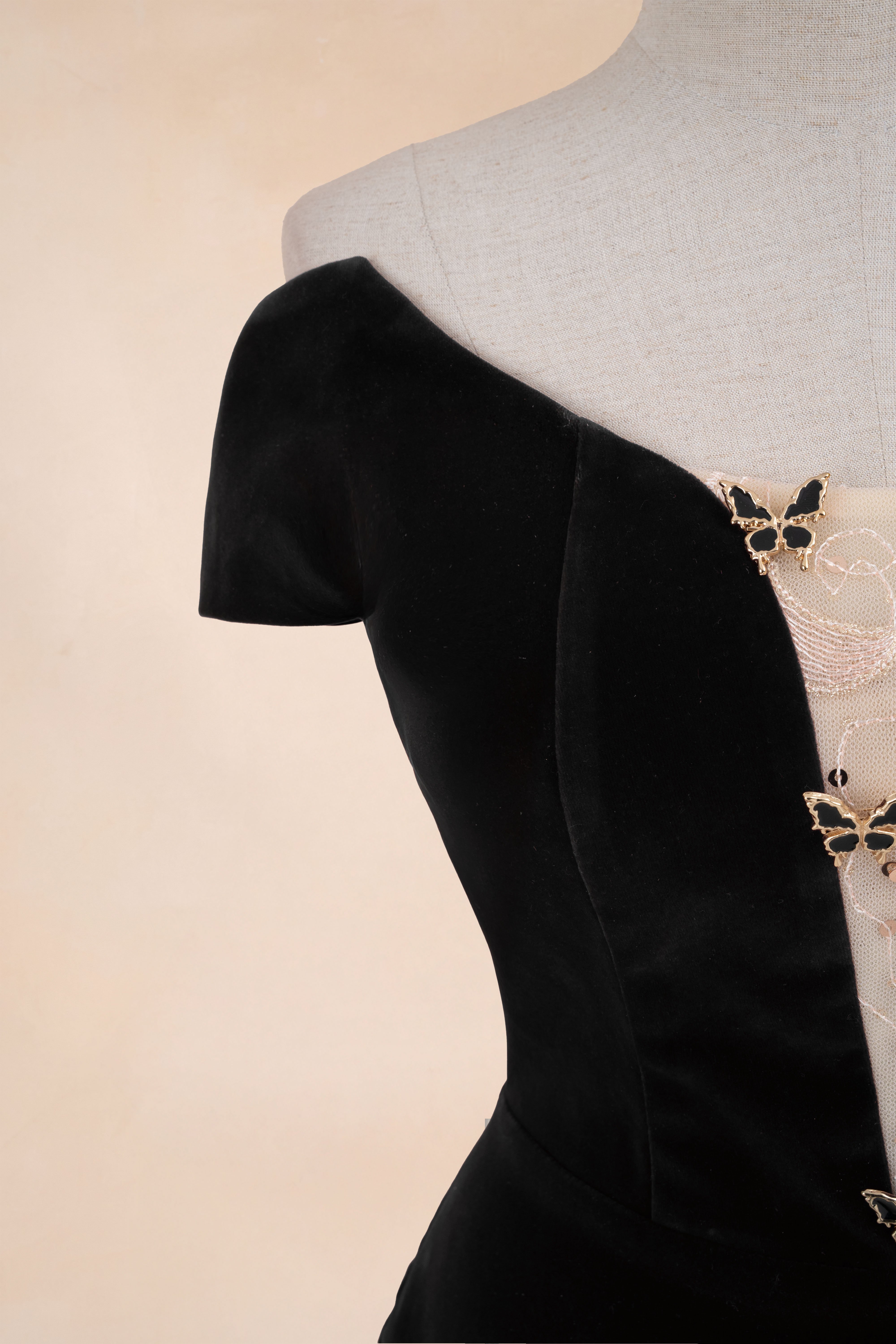 Đầm Bút Chì Trễ Vai Tag Bướm_thumbnail_6