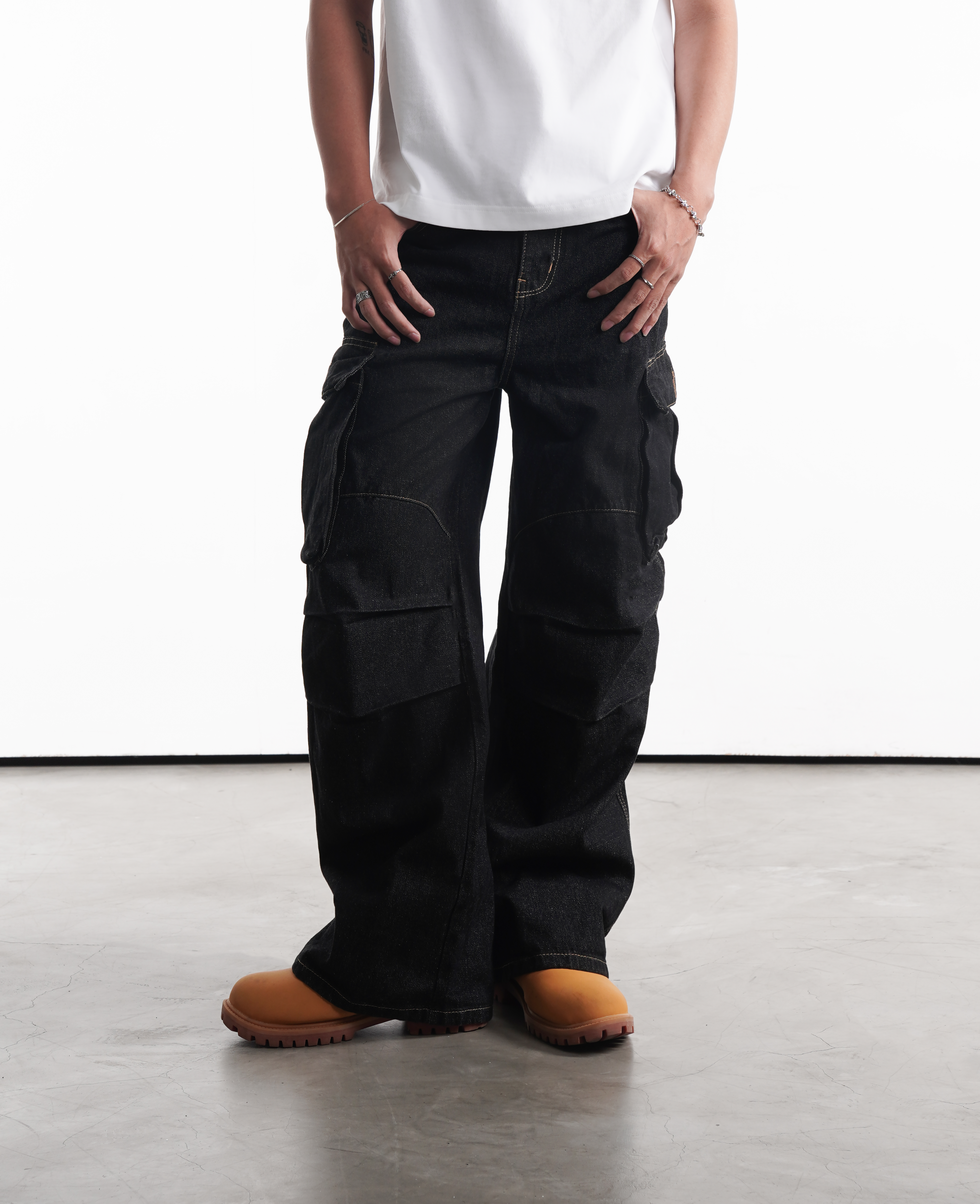 Quần dài túi hộp TORO chất liệu jean form phủ gót _thumbnail_1