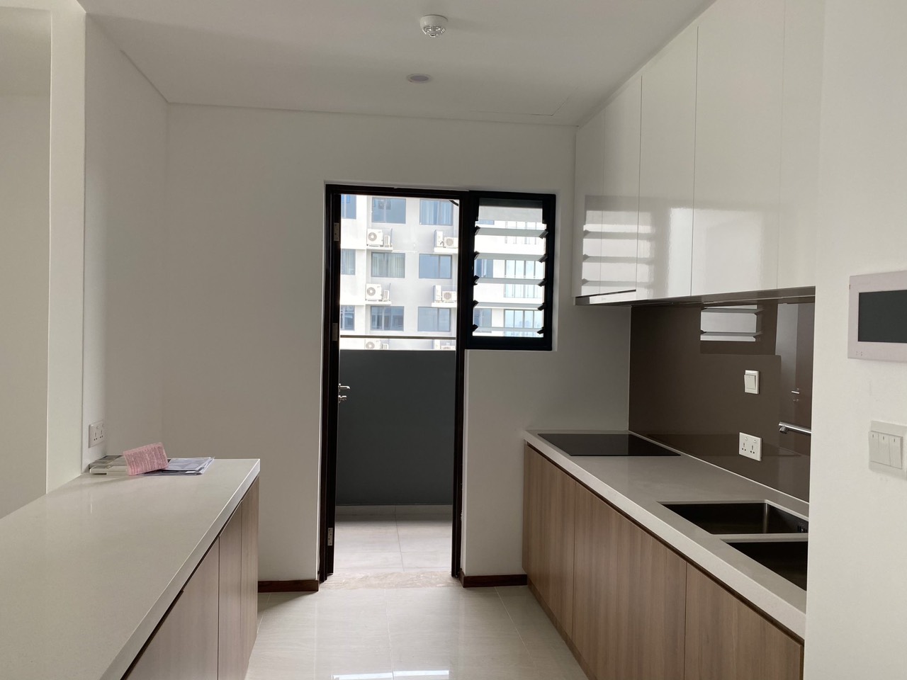 Cho thuê nhanh 3 phòng ngủ One Verandah nhà đẹp, view sông SG nhà mới