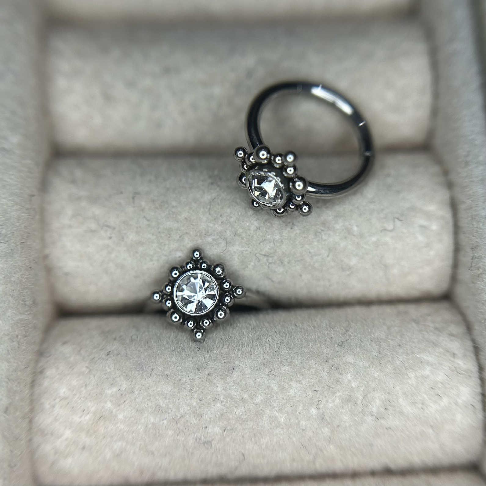 Bật khớp kim cương bi size 8.