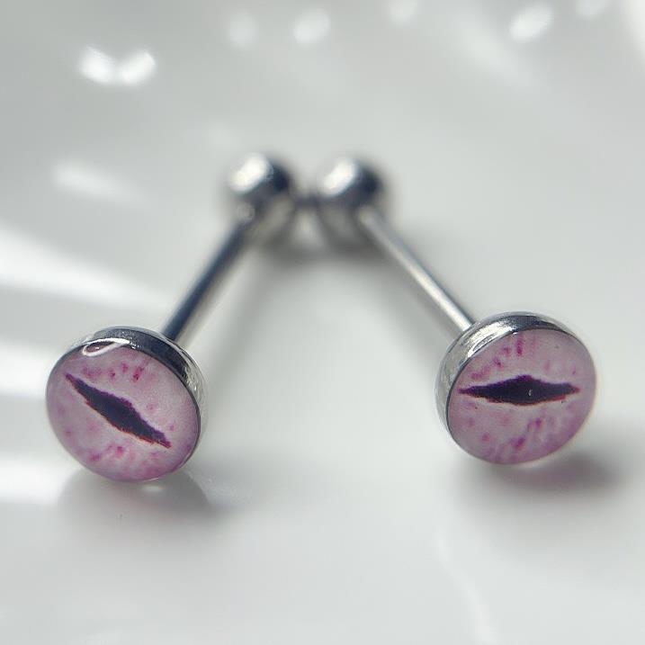 lưỡi hình đôi mắt hồng.