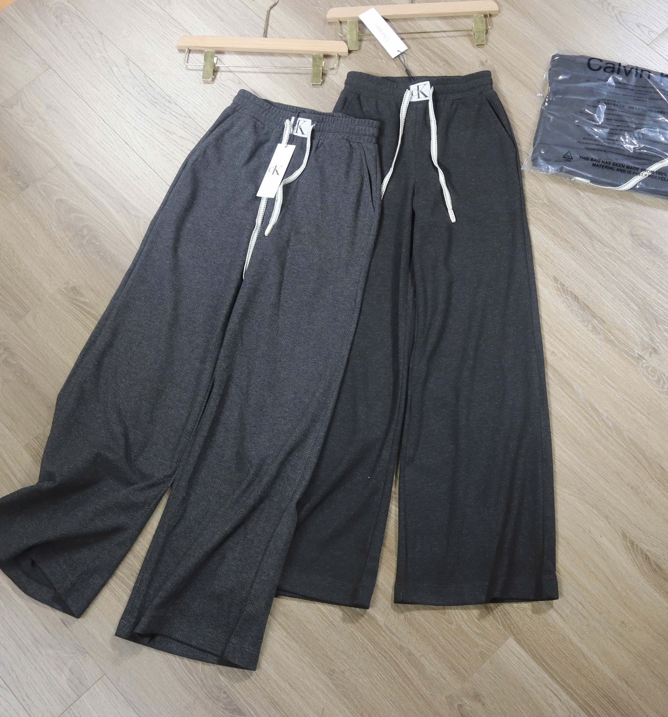 Q320 QUẦN SUÔNG 2 MÀU