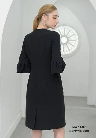 Đầm đen đính đá cườm tay loe cách điệu_thumbnail_2