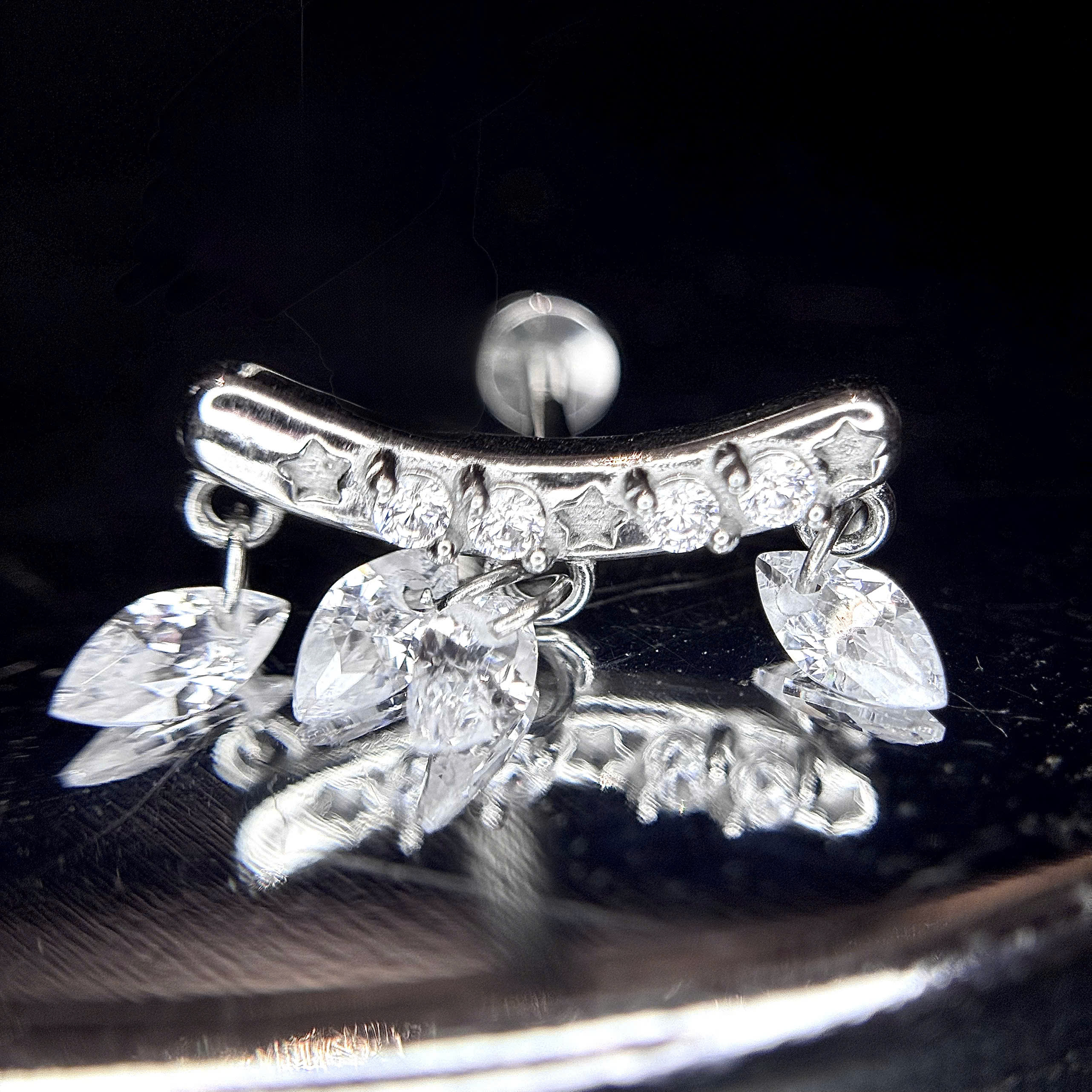 Khuyên kiểu vành tua rơi đá hình thoi dẹt_thumbnail_3