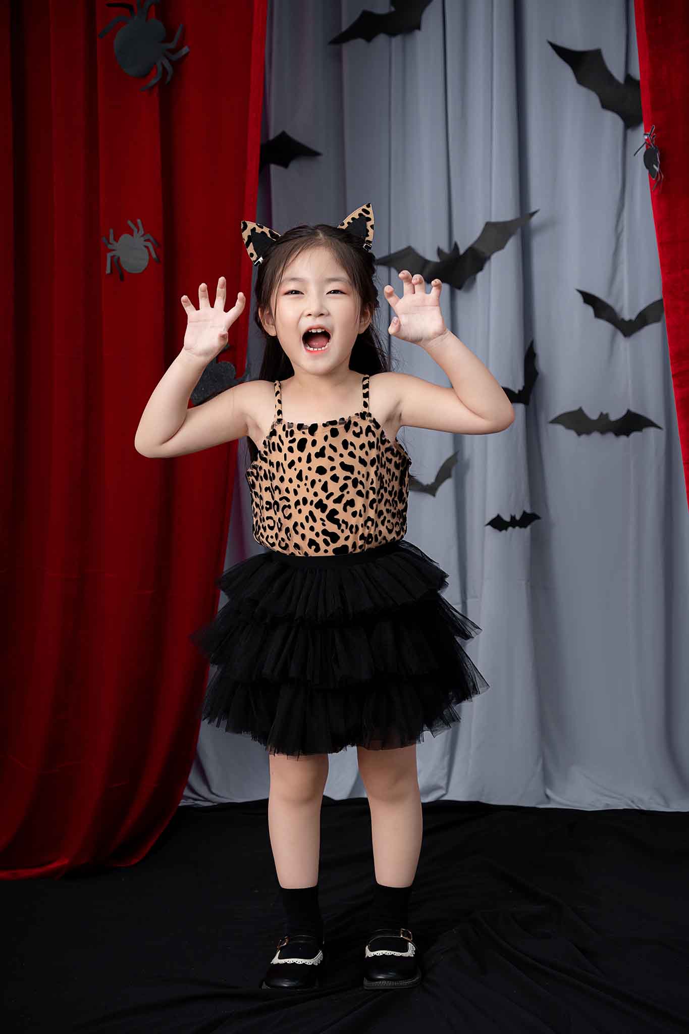 Set hoá trang Báo đen_thumbnail_0