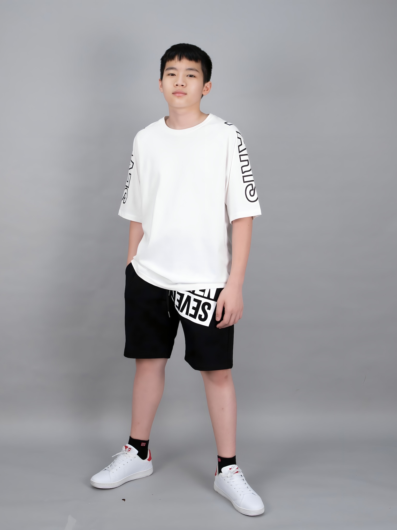 Quần short da cá đen in chữ seven_thumbnail_4