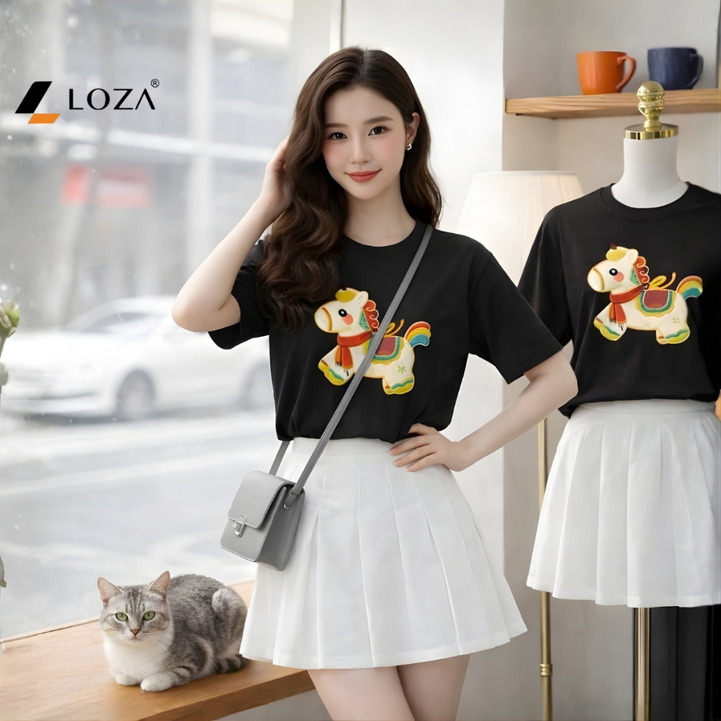 [BST Tết 2026] Áo thun form rộng Tết in hình Ngựa Tết Bính Ngọ - Loza RT3505