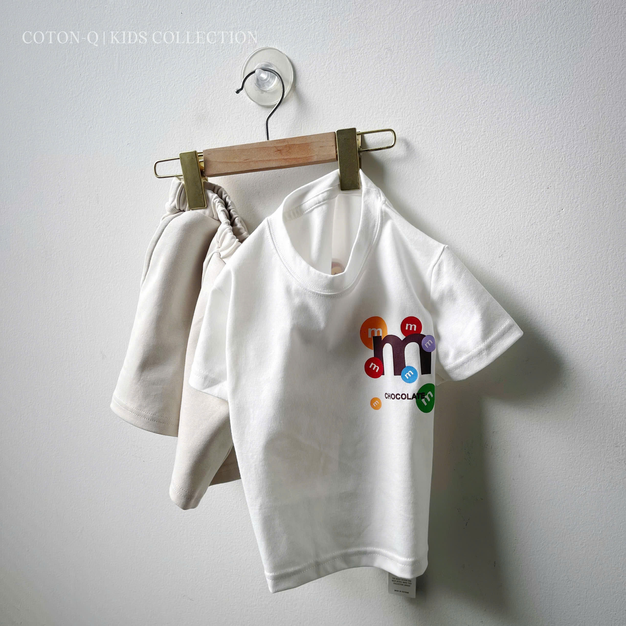 HE1 Set áo thun + quần đùi bé