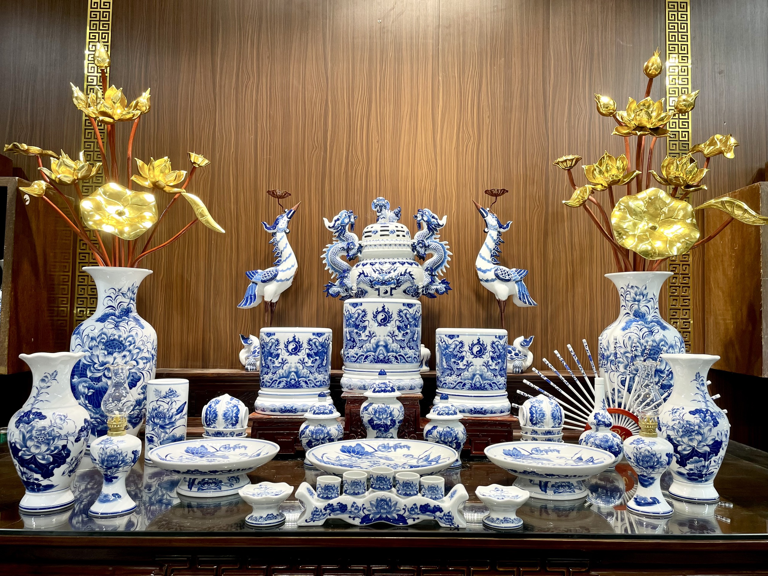 ĐẶT LÀM BỘ ĐỒ THỜ PHONG THỦY TẠI HÀ GỐM CÓ DỄ KHÔNG?