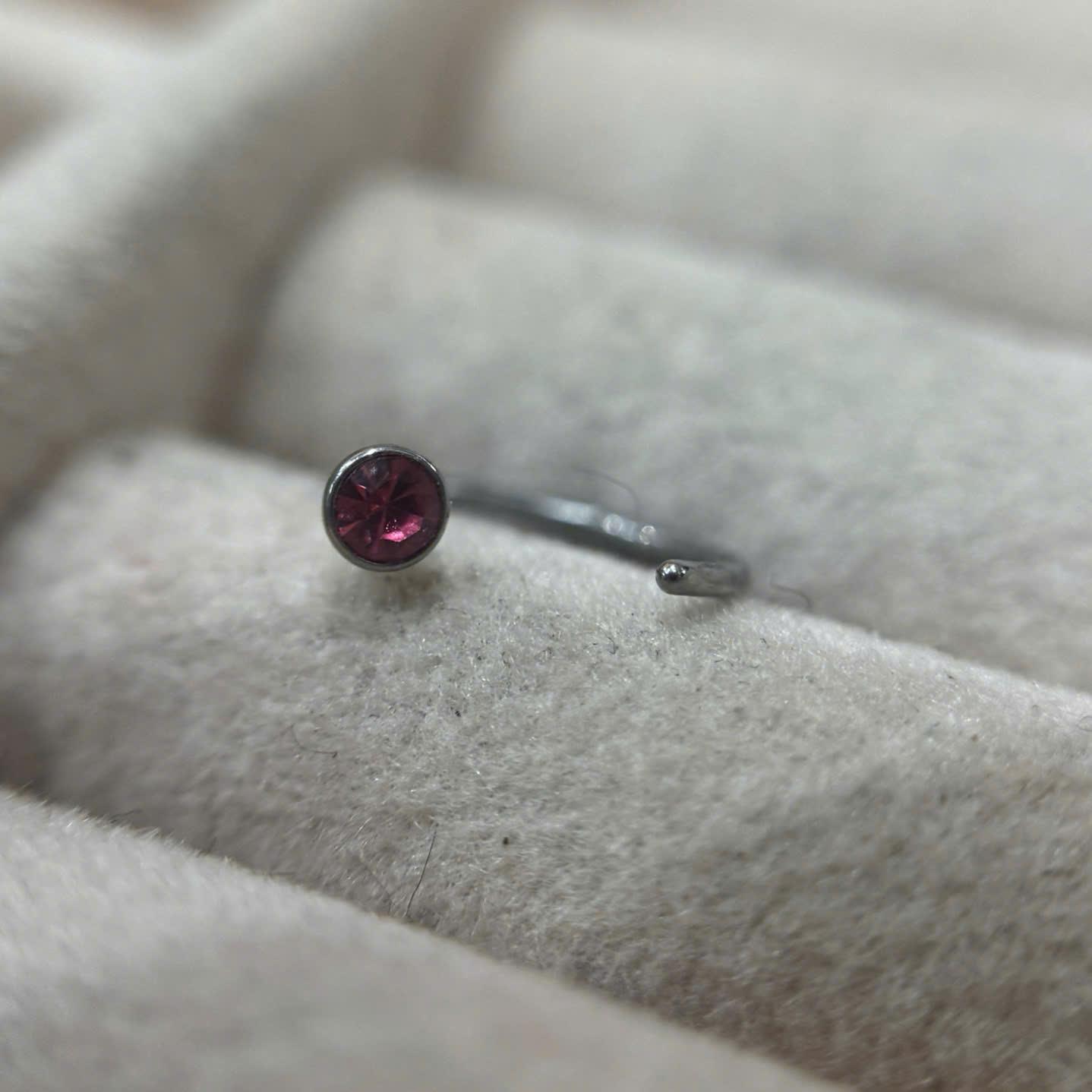 Vòng bẻ kim cương hồng dán dành cho mũi._thumbnail_1