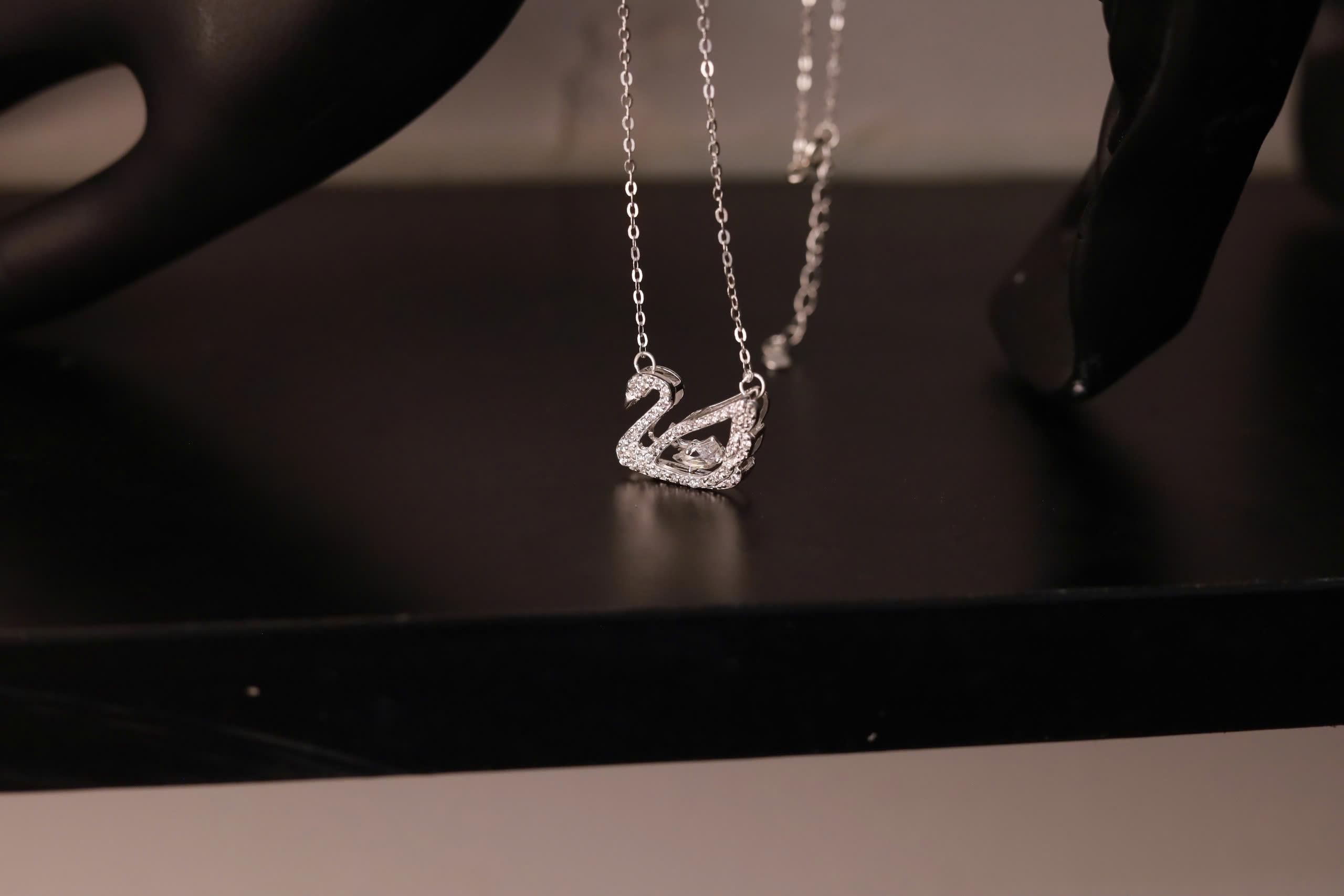 Vòng cổ bạc thiên nga đính đá trắng xi bạch kim_thumbnail_2