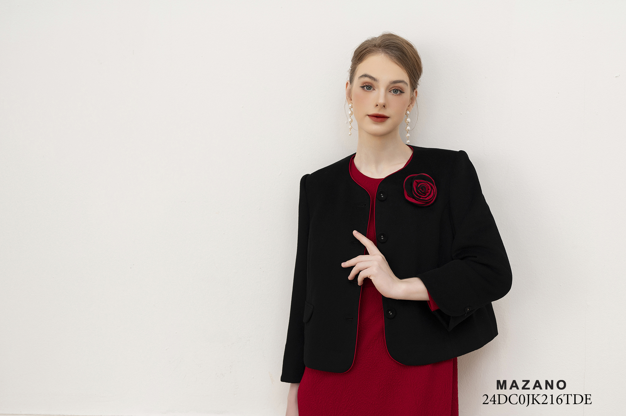 Áo khoác suông ngắn Vải dạ Đính hoa cuốn Cổ tròn cách điệu Tay dài  Dài dưới eo_thumbnail_2