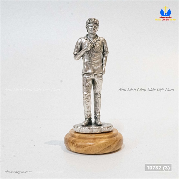 Tượng Thánh Acutis kim loại gỗ ô-liu Italia_thumbnail_1