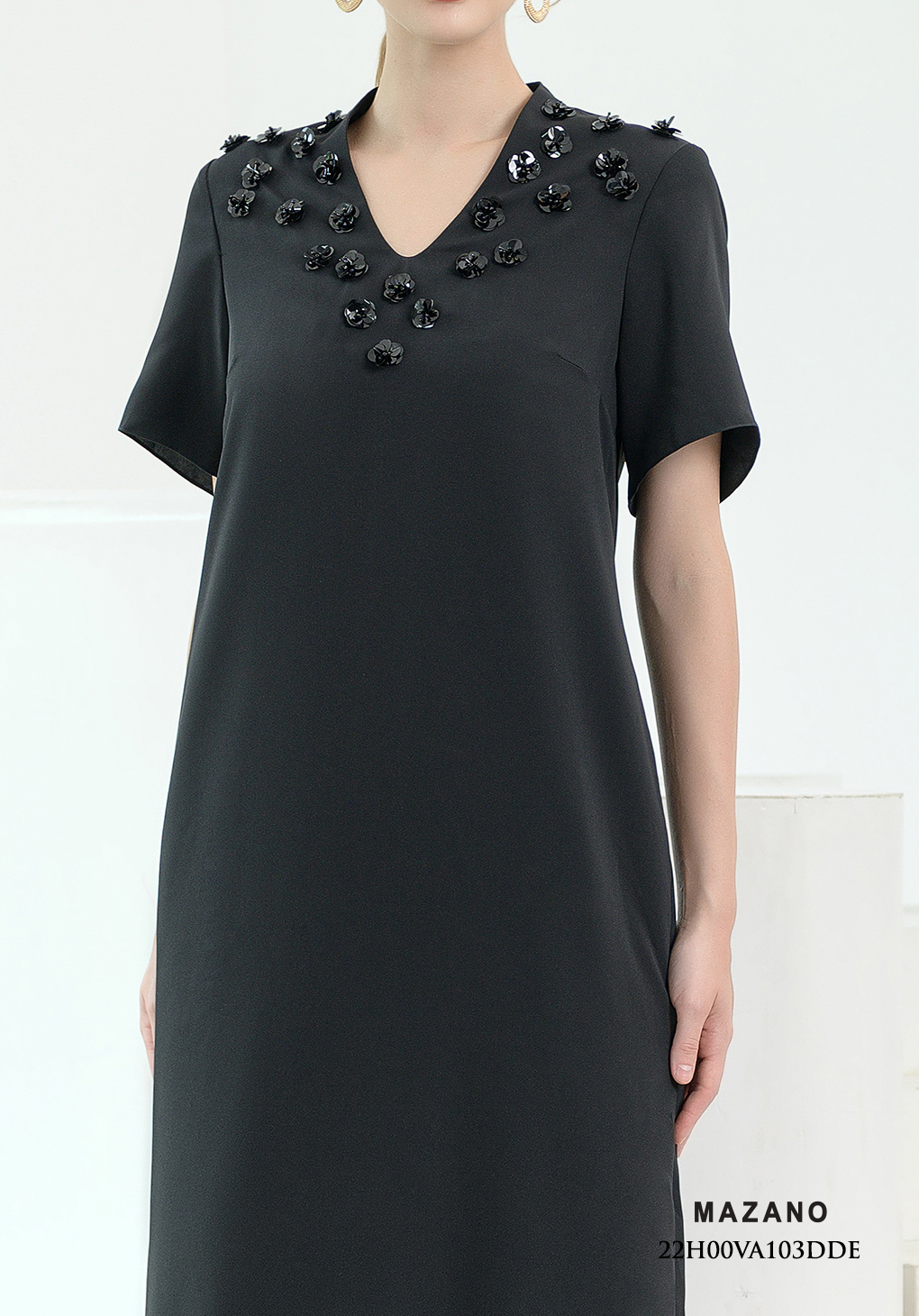 Đầm suông dài tay cách điệu trang trí sequin_thumbnail_3