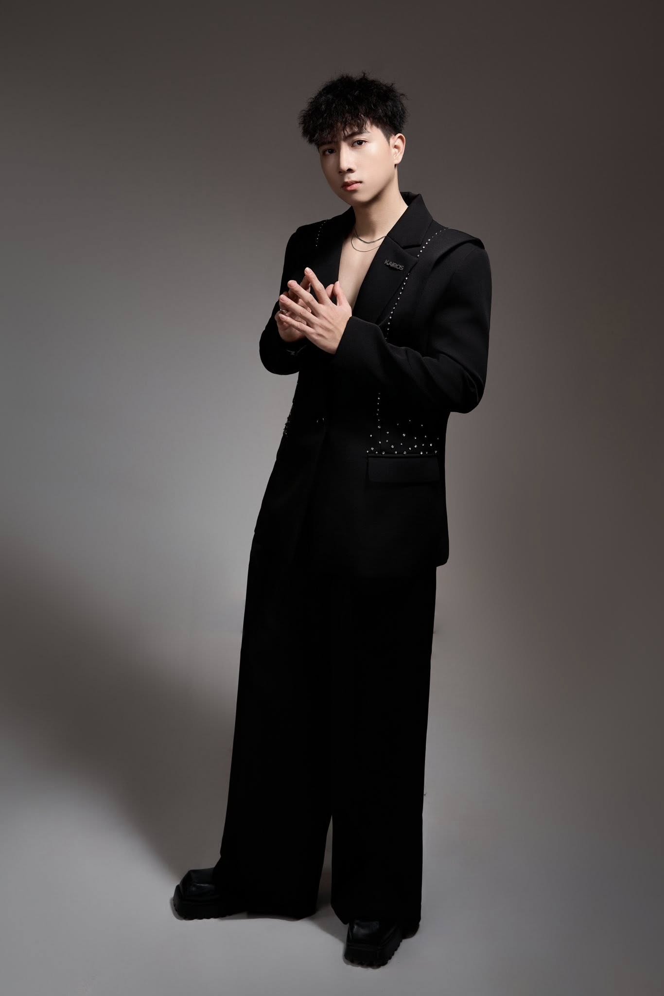 BỘ VEST ĐEN ÁNH SAO ĐÊM