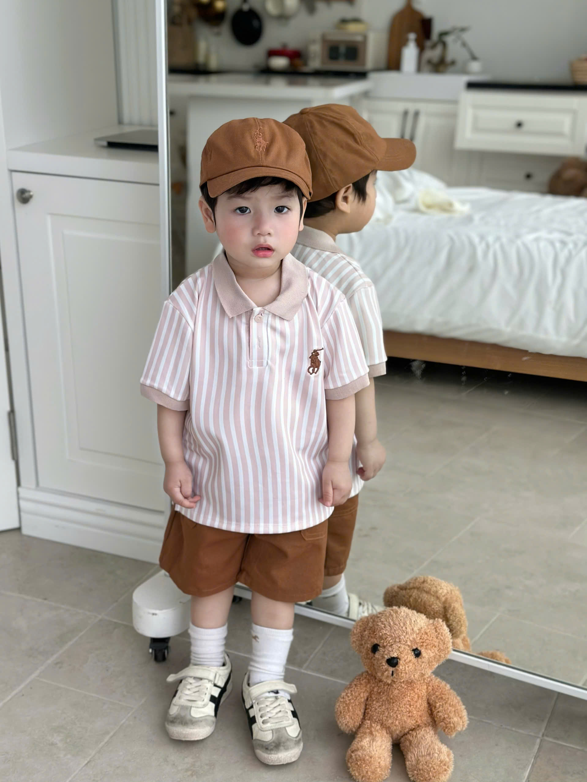 M85 BỘ POLO SỌC THÊU NGỰA NÂU KÈM MŨ- A117.1791