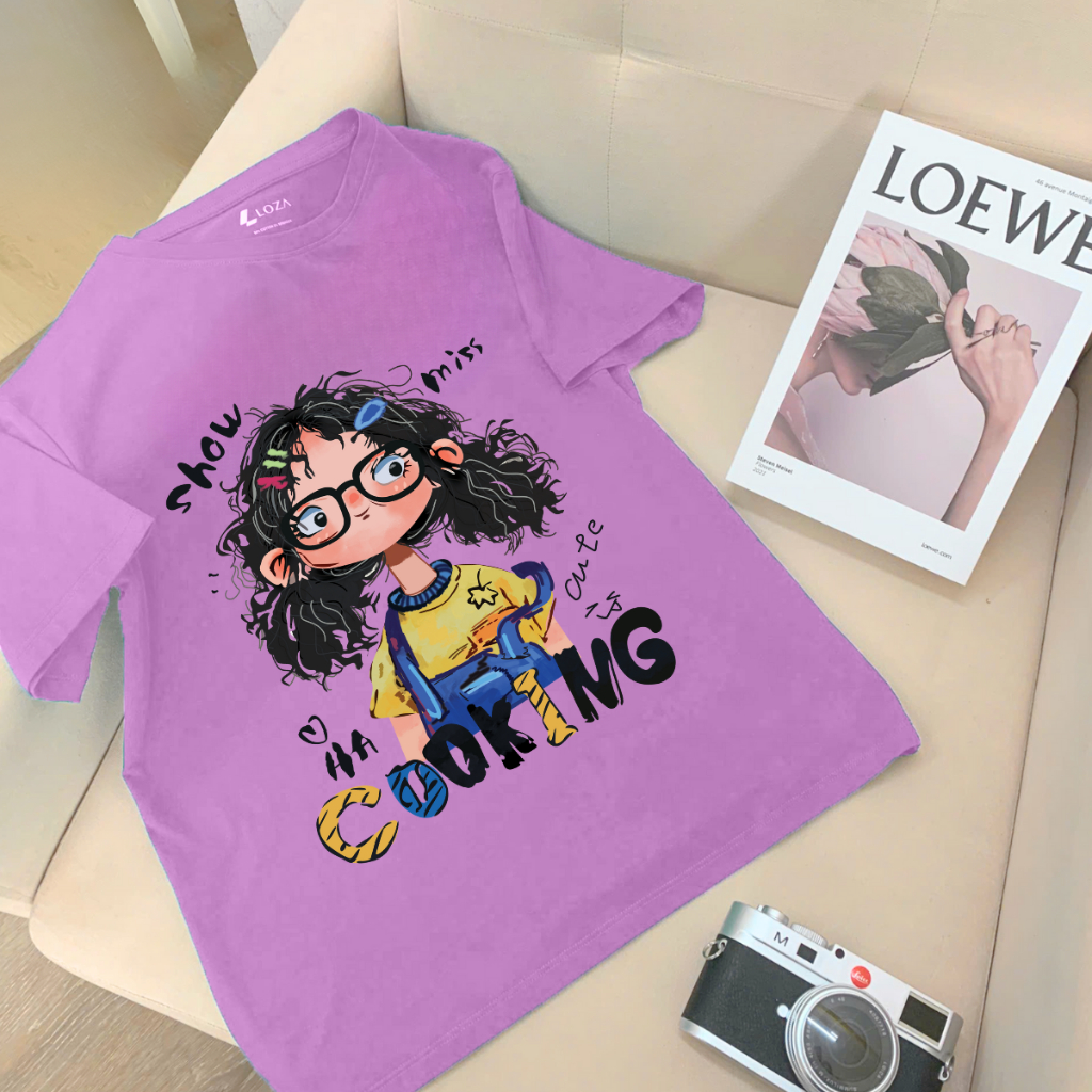 Áo thun nữ dáng rộng in hình Cô gái tóc xù Cooking chất liệu thun cotton - Loza RT8263_thumbnail_2