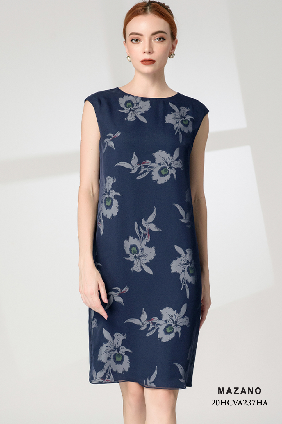 Đầm xanh phủ suông vừa