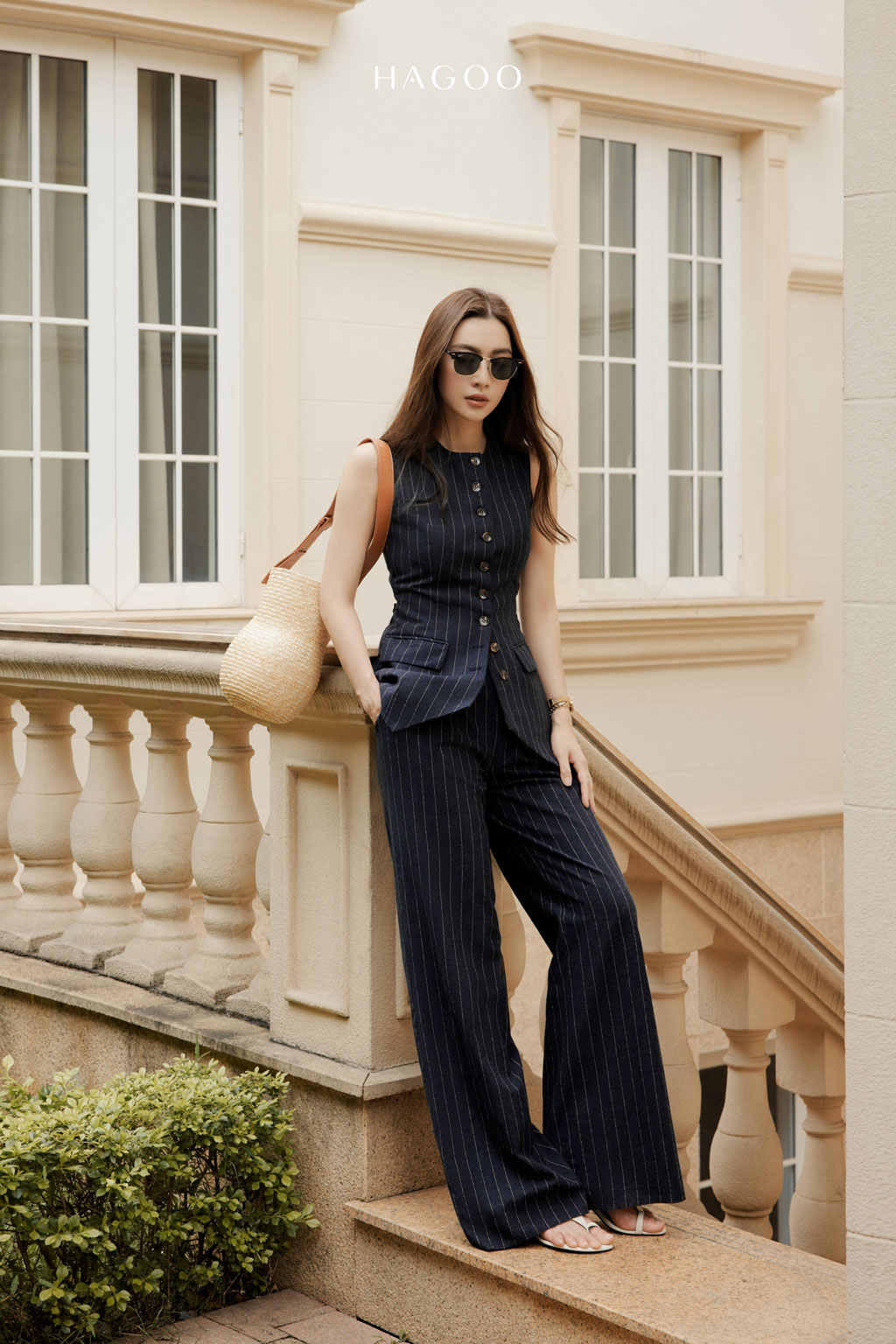 Áo Gile linen kẻ sọc than HAGOO