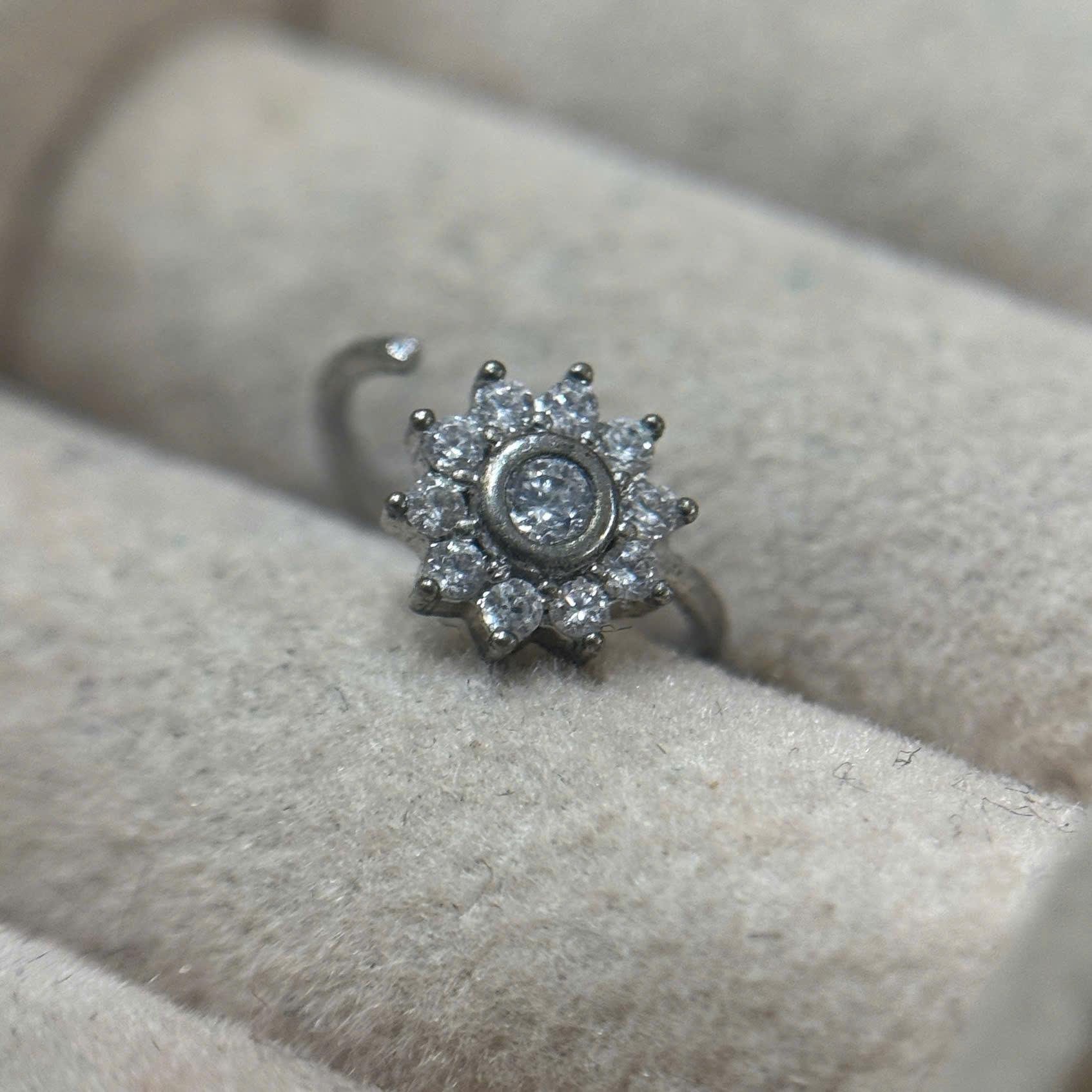 Vòng bẻ hoa cúc size 8.