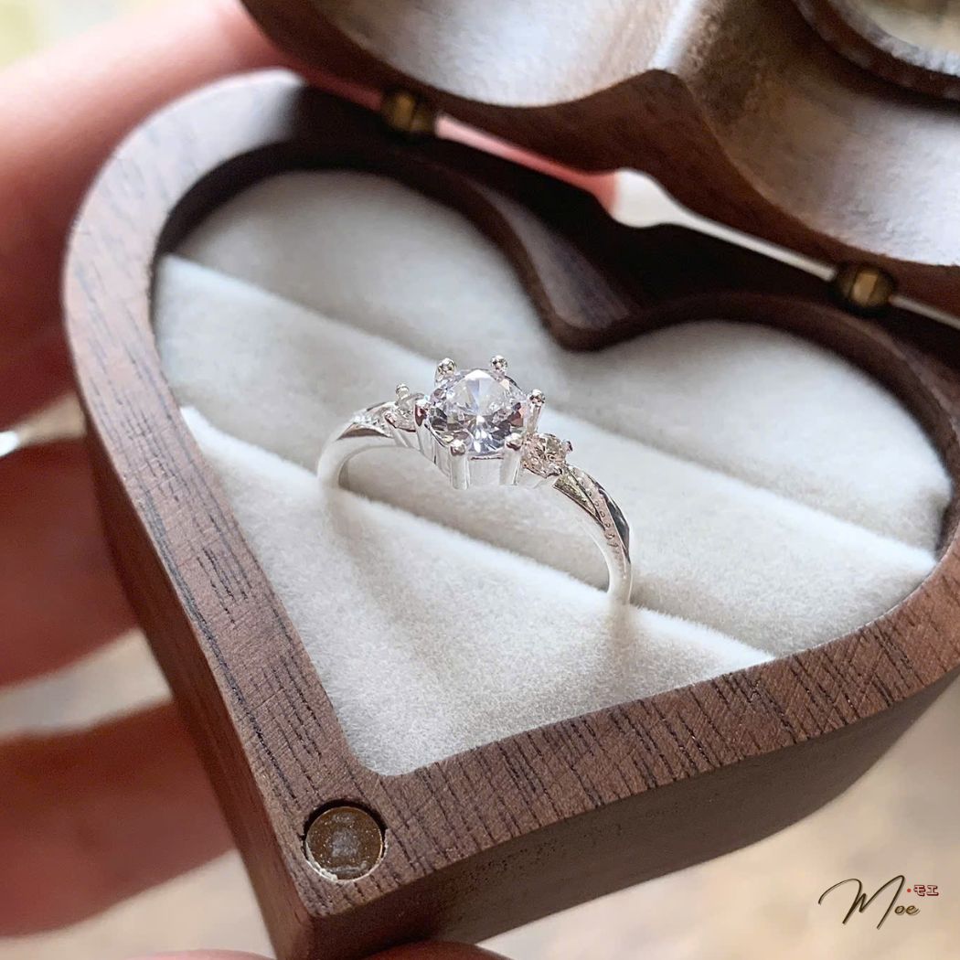 N162 - Nhẫn đá chủ pha lê viền sọc điệu đà_thumbnail_2