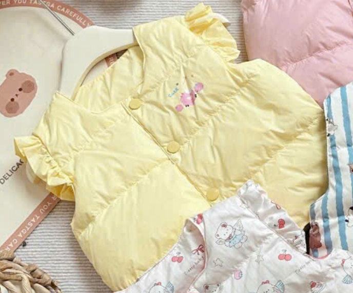 (M144) Áo khoác gile lông vũ màu vàng