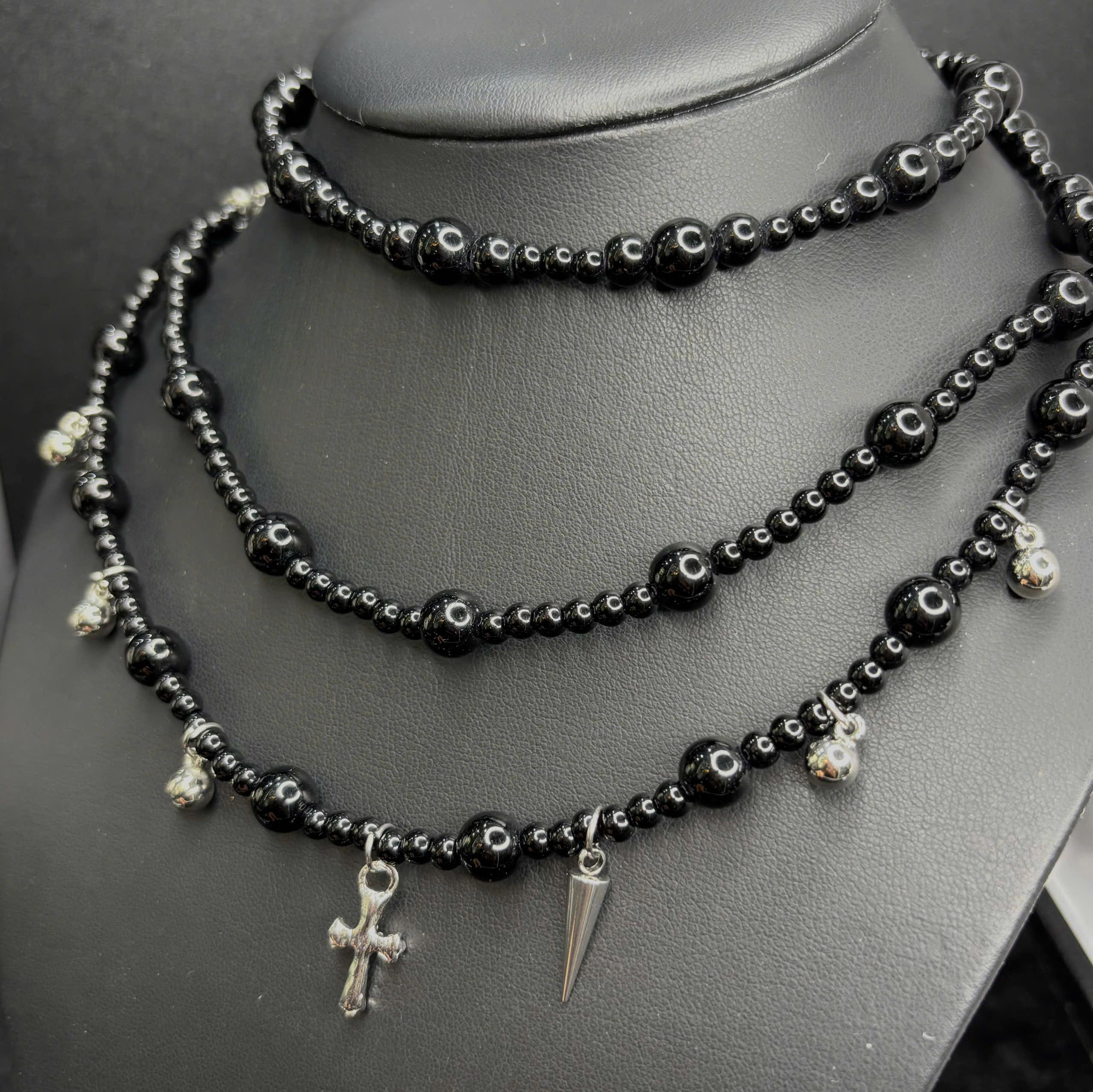 Vòng cổ 3 vòng chuỗi đá đen mix charm thánh giá