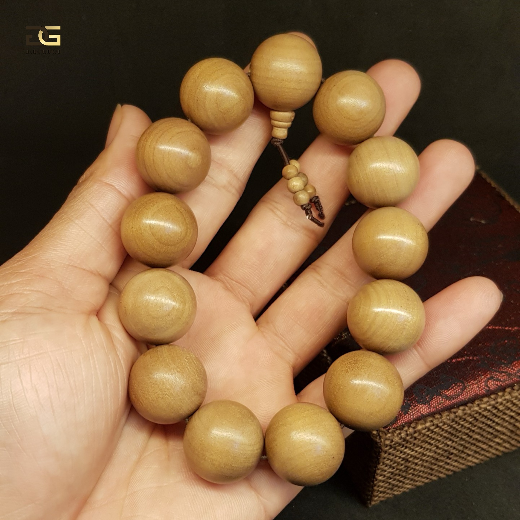 18mm (13 Hạt) Vòng Tay Đàn Hương Rừng Ấn Độ_thumbnail_4