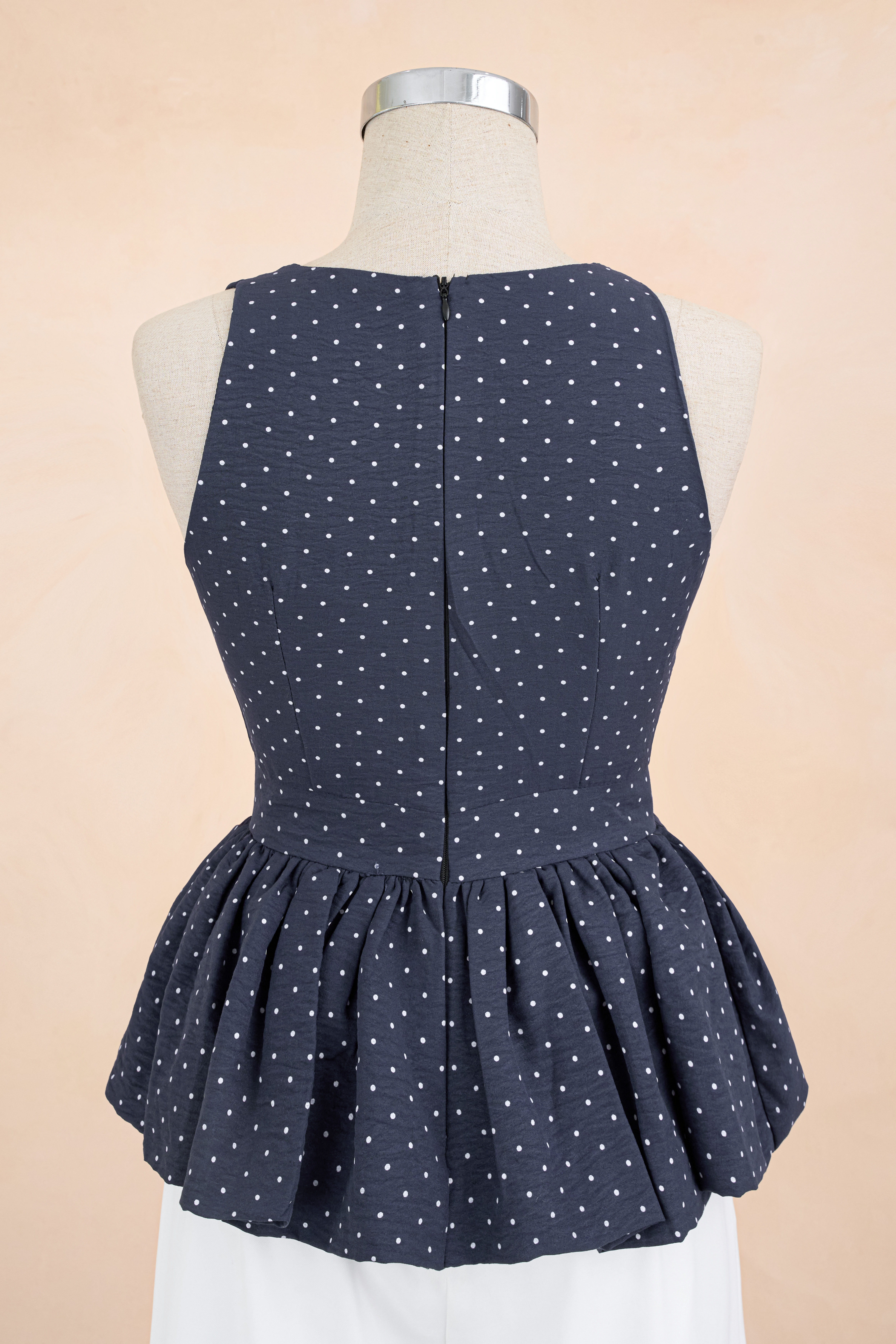 Áo Bí Chấm Bi Cổ V