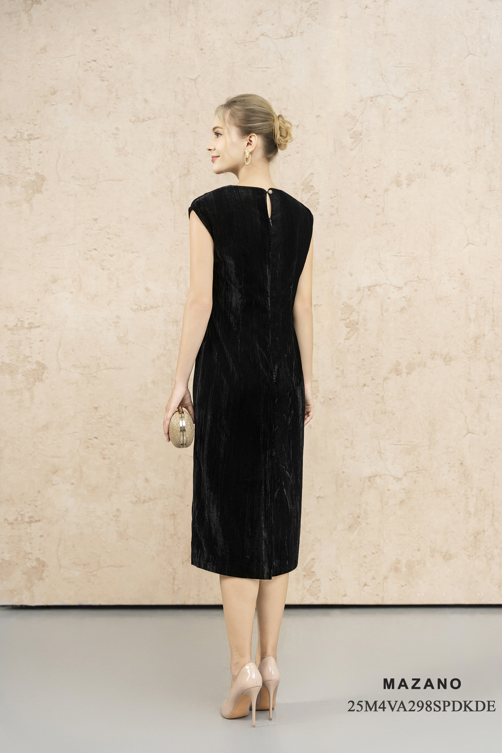 Váy Đầm Suông Vải nhung Cổ tròn trang trí xẻ Tay chờm Dài qua bắp chân_thumbnail_2