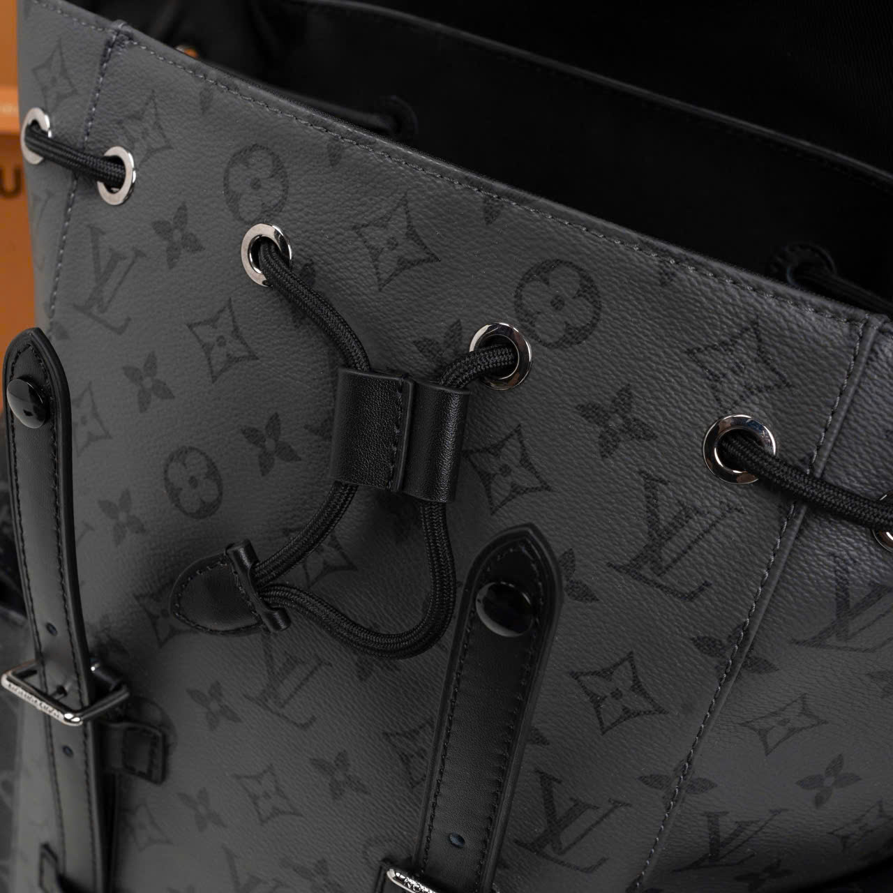 Balo nam LV Christopher PM Monogram Eclipse hoa đen_thumbnail_4